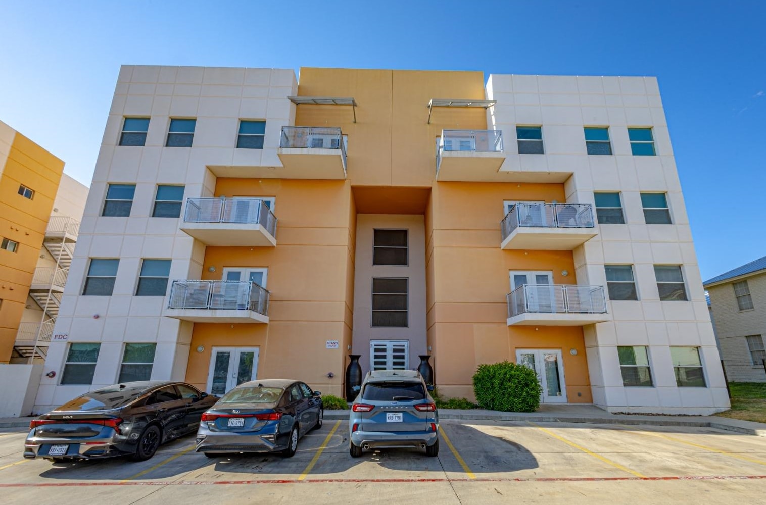 502 Shiloh Dr 102 E Property Photo 1