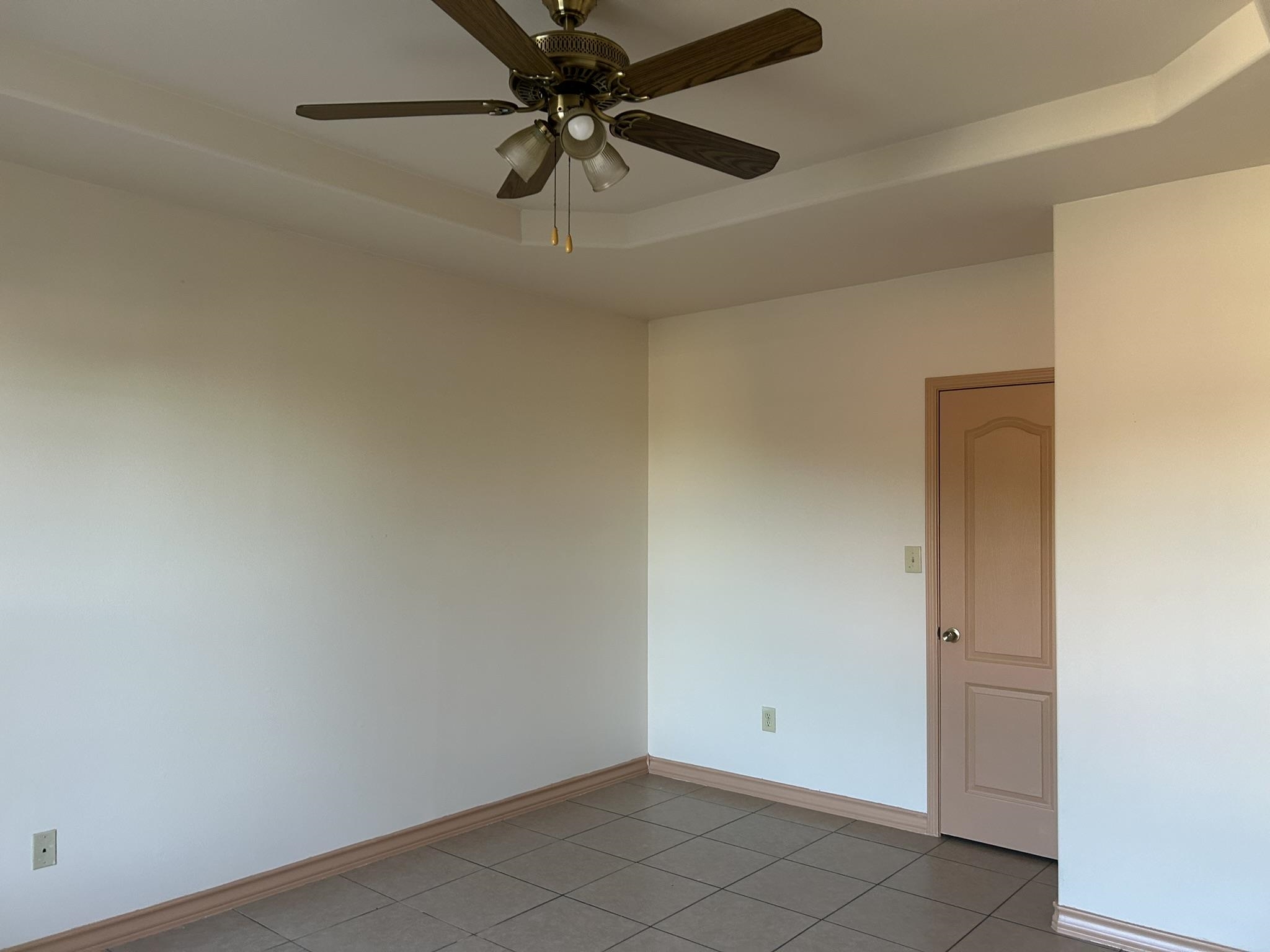2115 Cross St 3 Property Photo 10