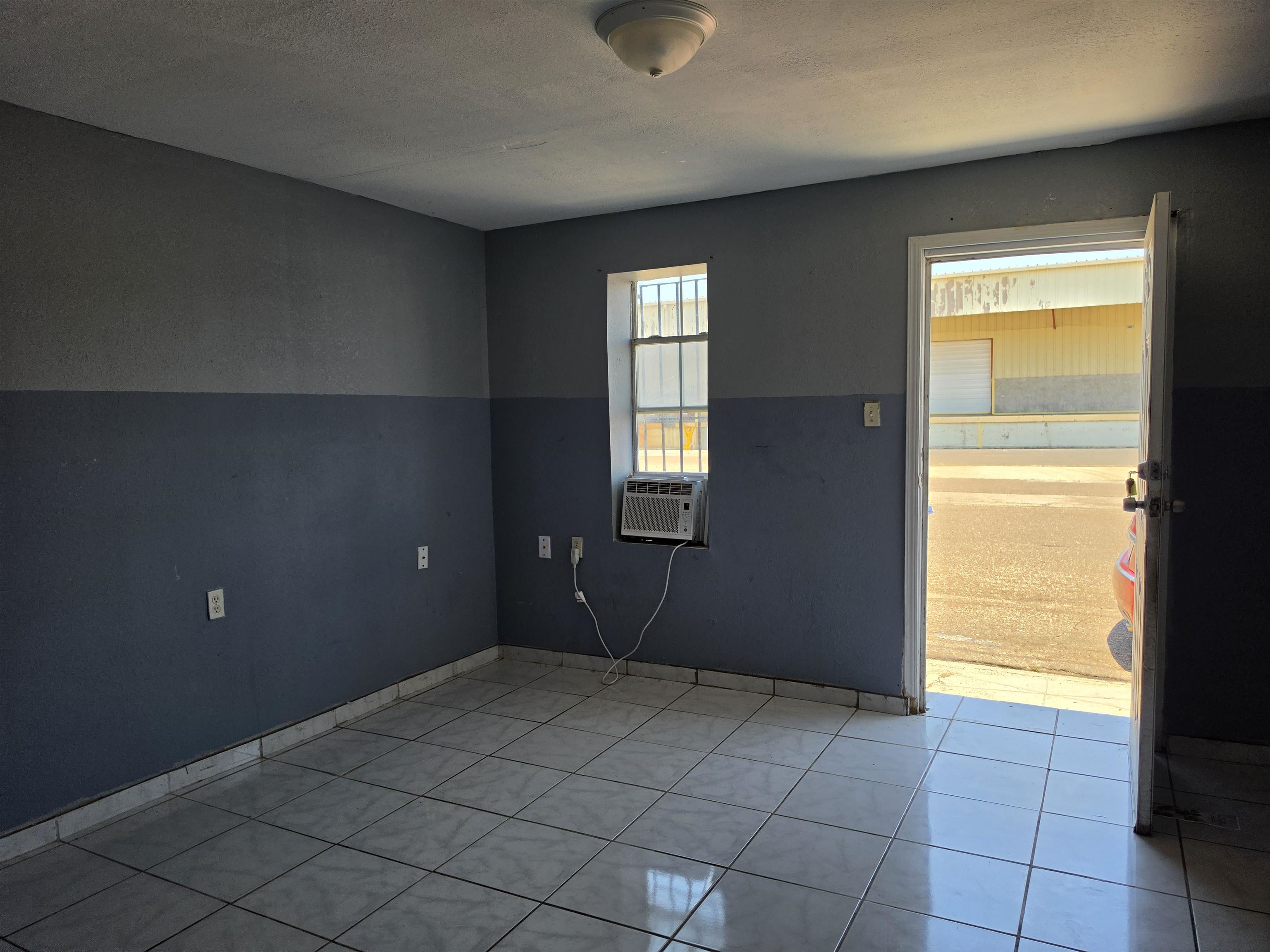 120 Guadalupe St Property Photo 4