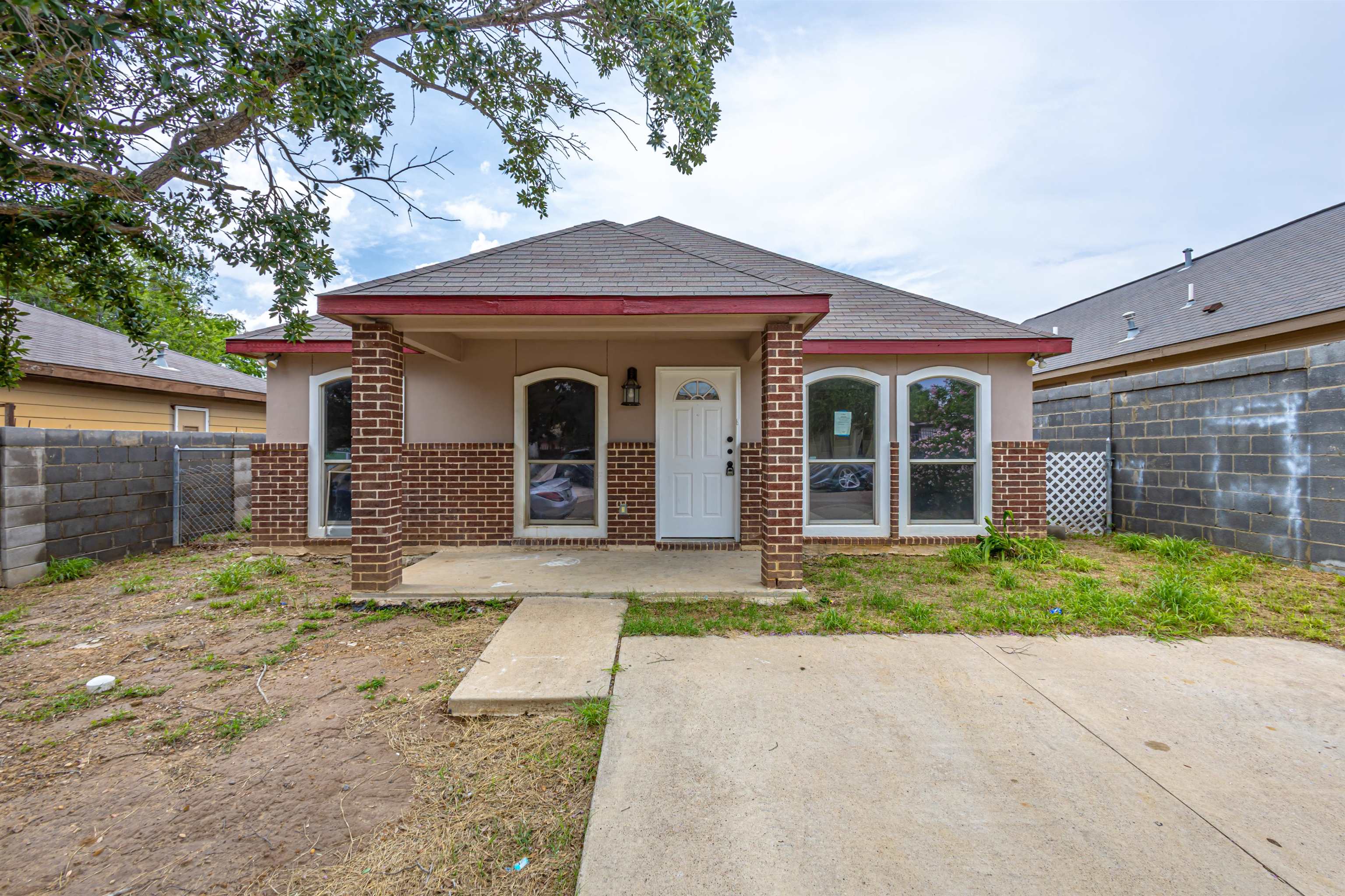 614 Susie Dr Property Photo 1