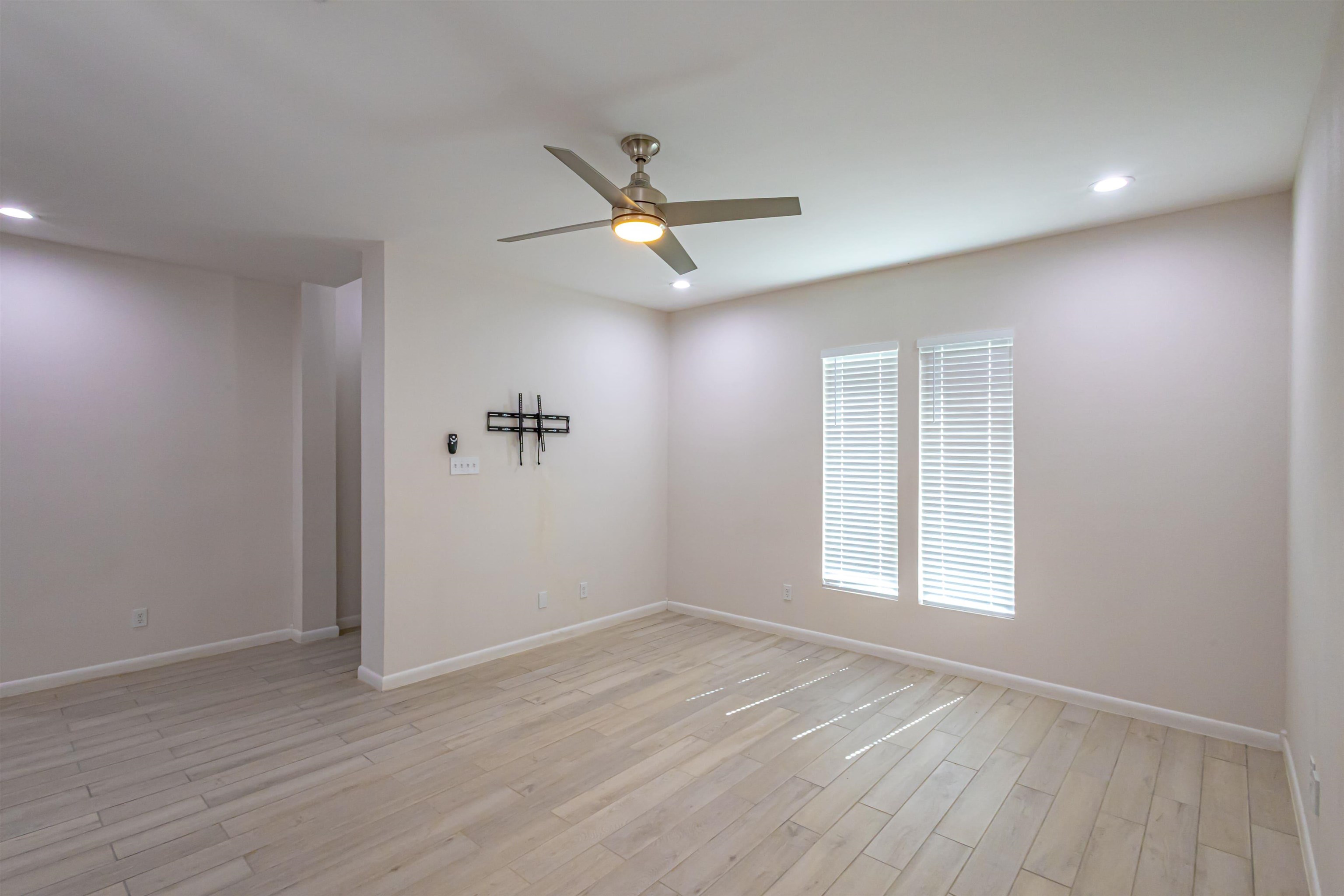 1428 Los Estribos Dr. Property Photo 8