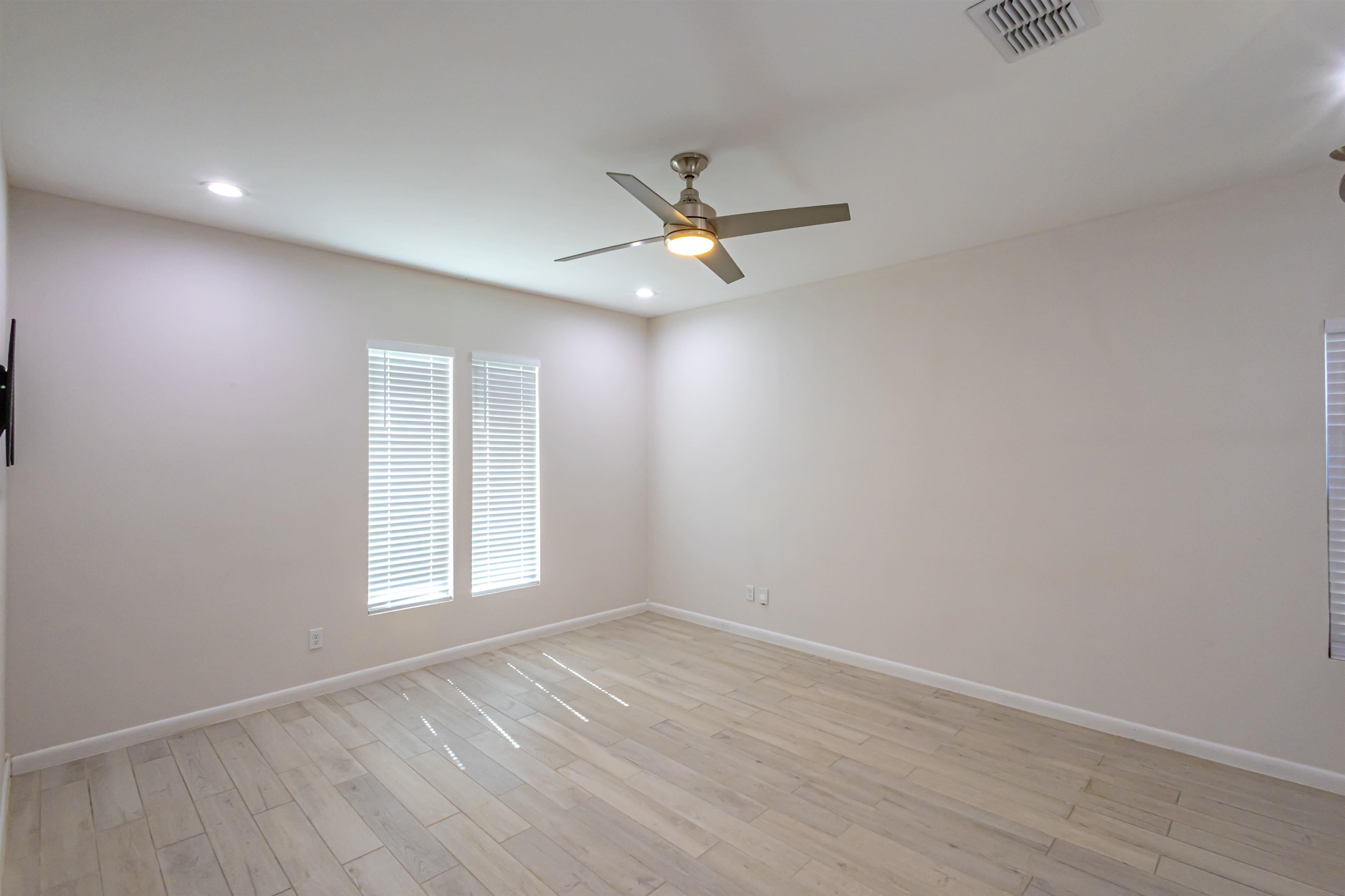 1428 Los Estribos Dr. Property Photo 10