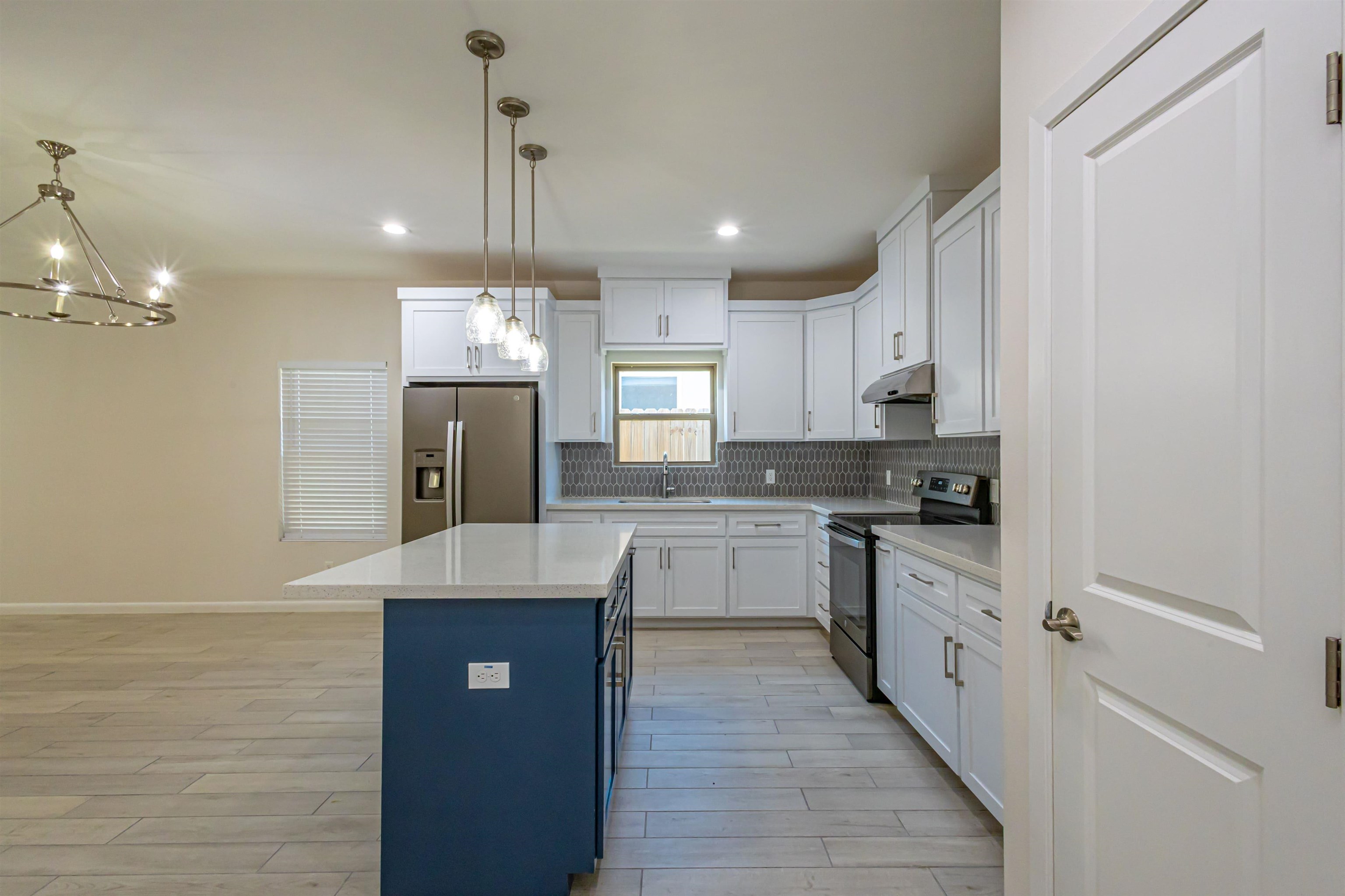 1428 Los Estribos Dr. Property Photo 15