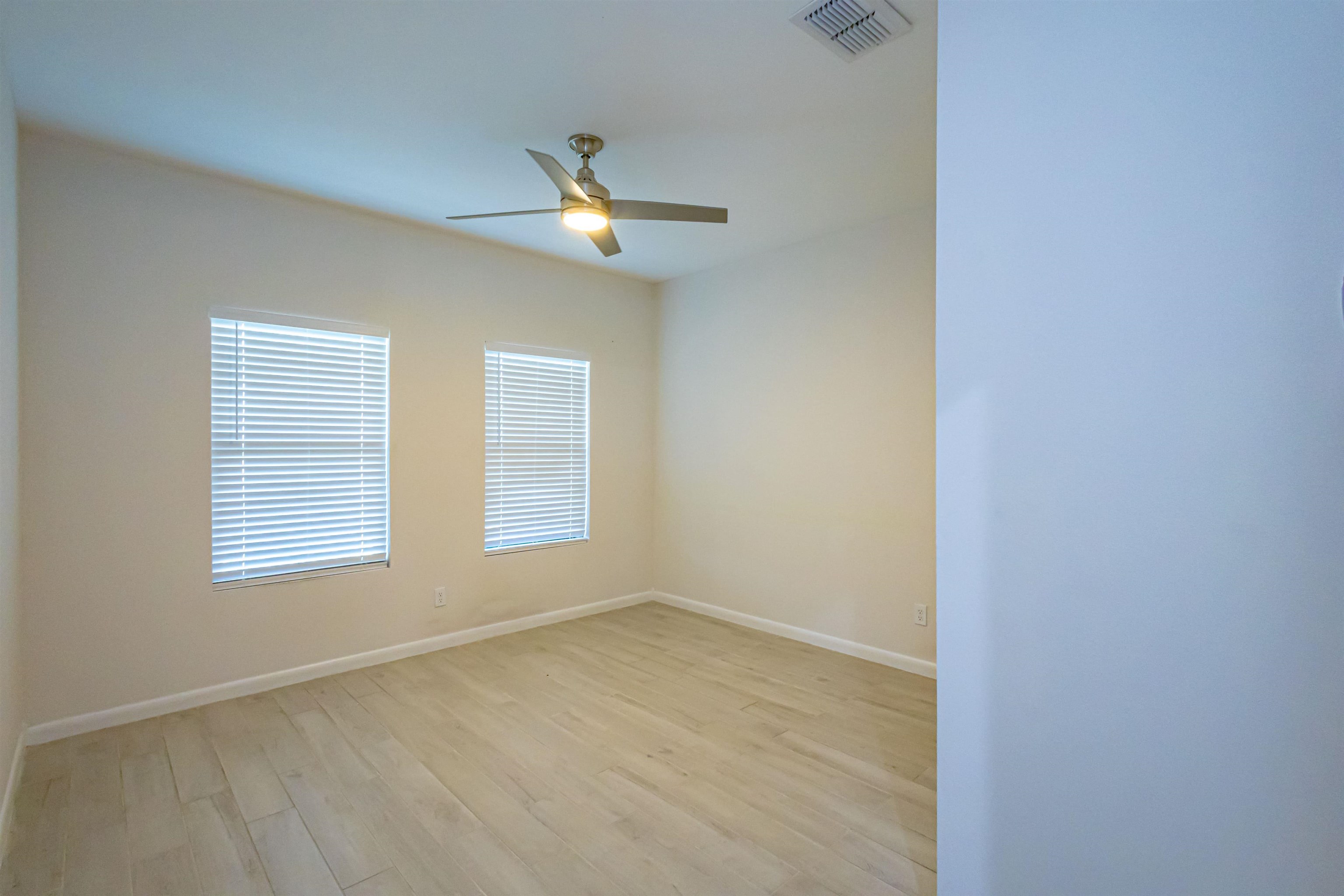 1428 Los Estribos Dr. Property Photo 24