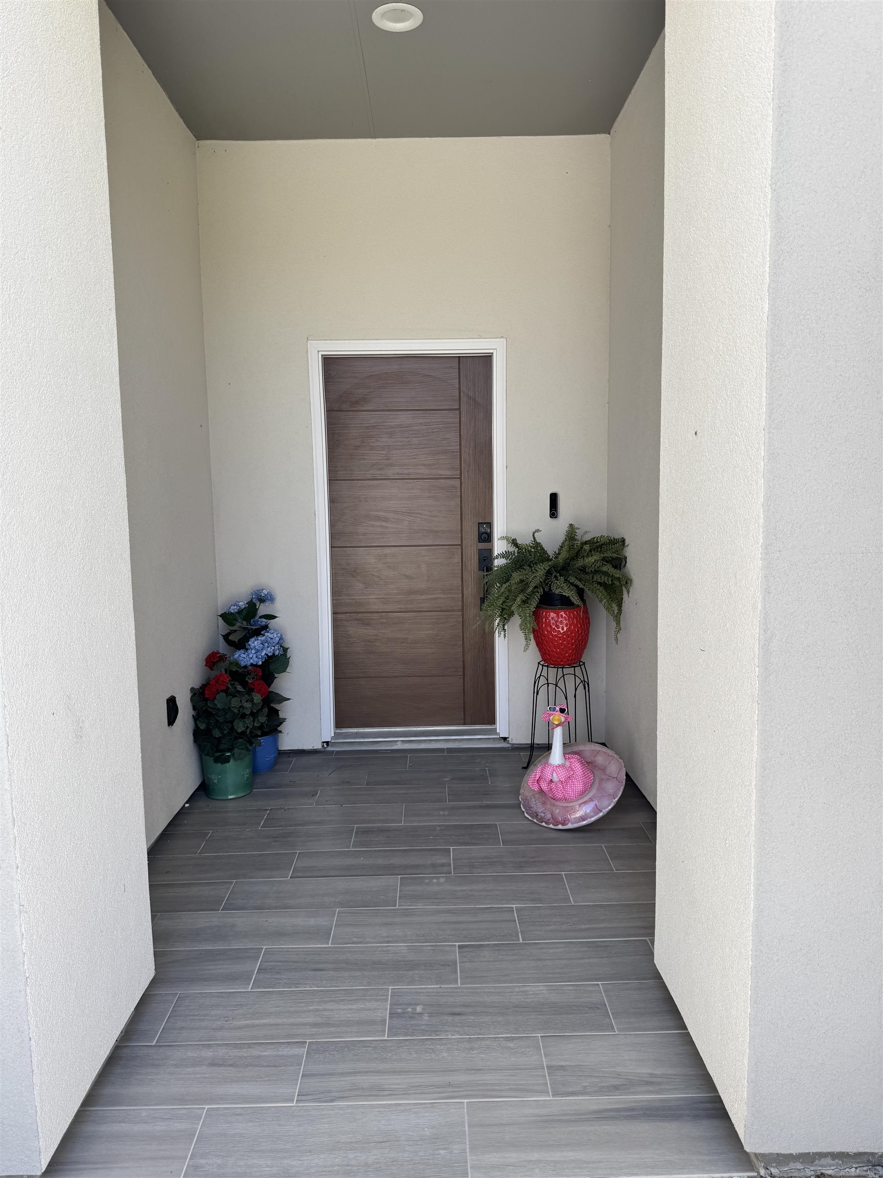 1413 El Caporal Dr. Property Photo 3