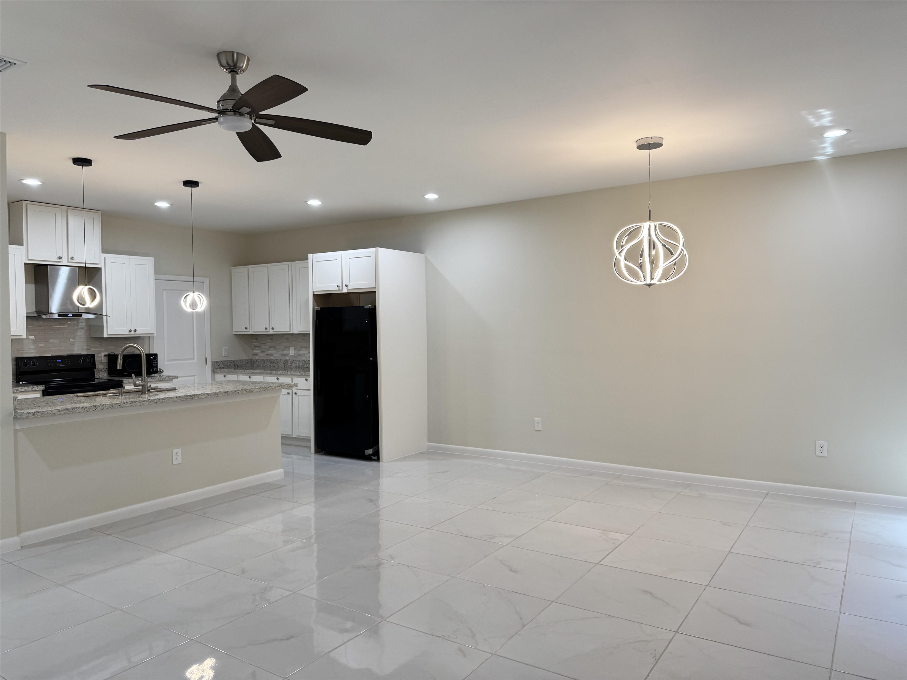 1413 El Caporal Dr. Property Photo 6