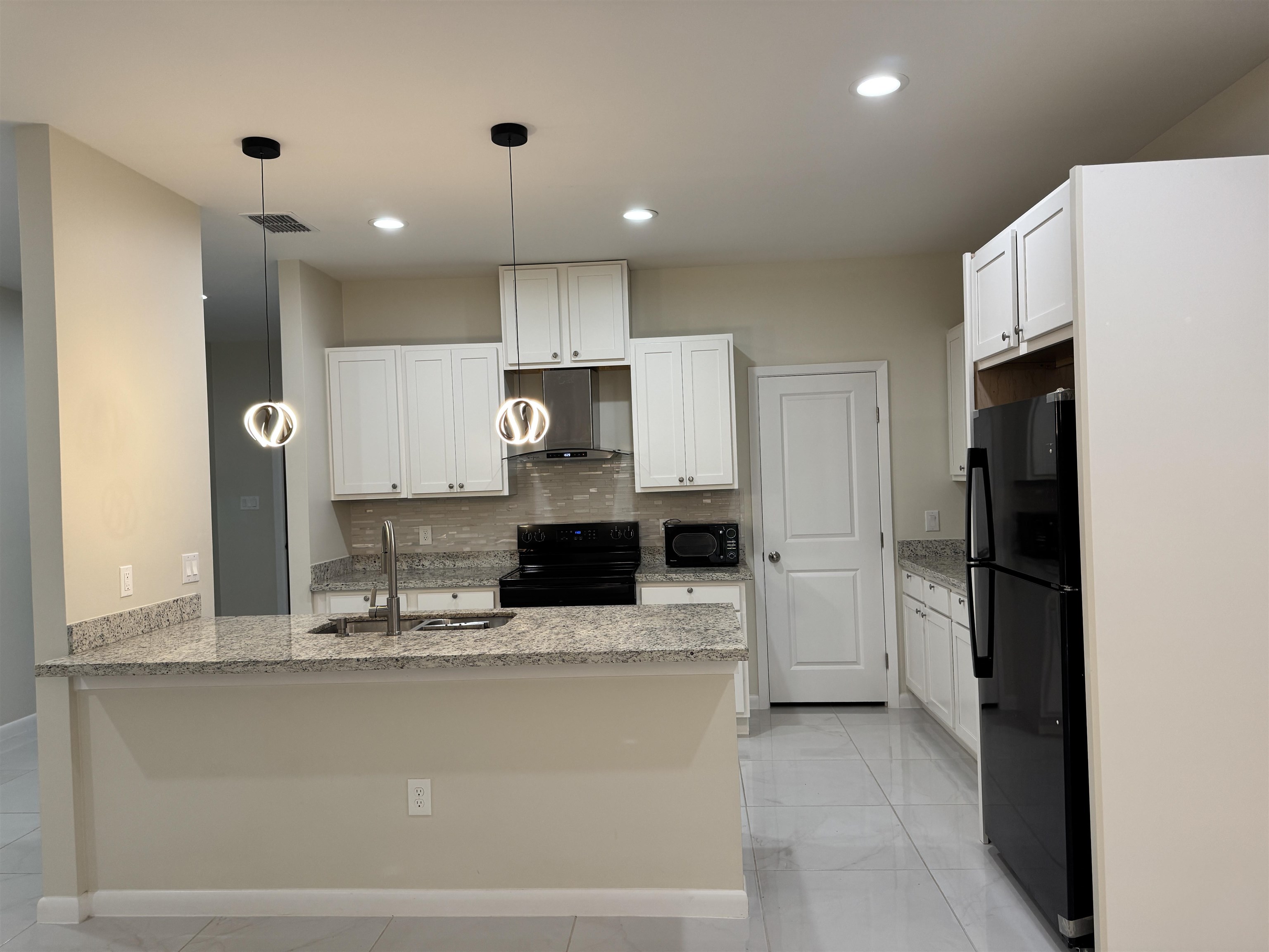 1413 El Caporal Dr. Property Photo 8