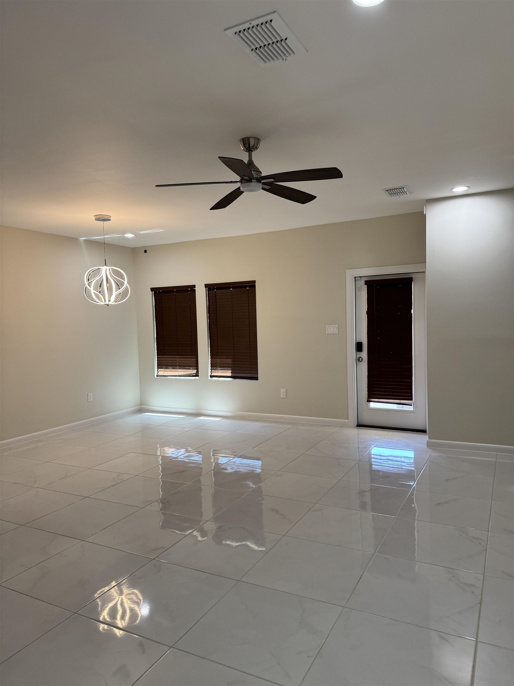 1413 El Caporal Dr. Property Photo 10