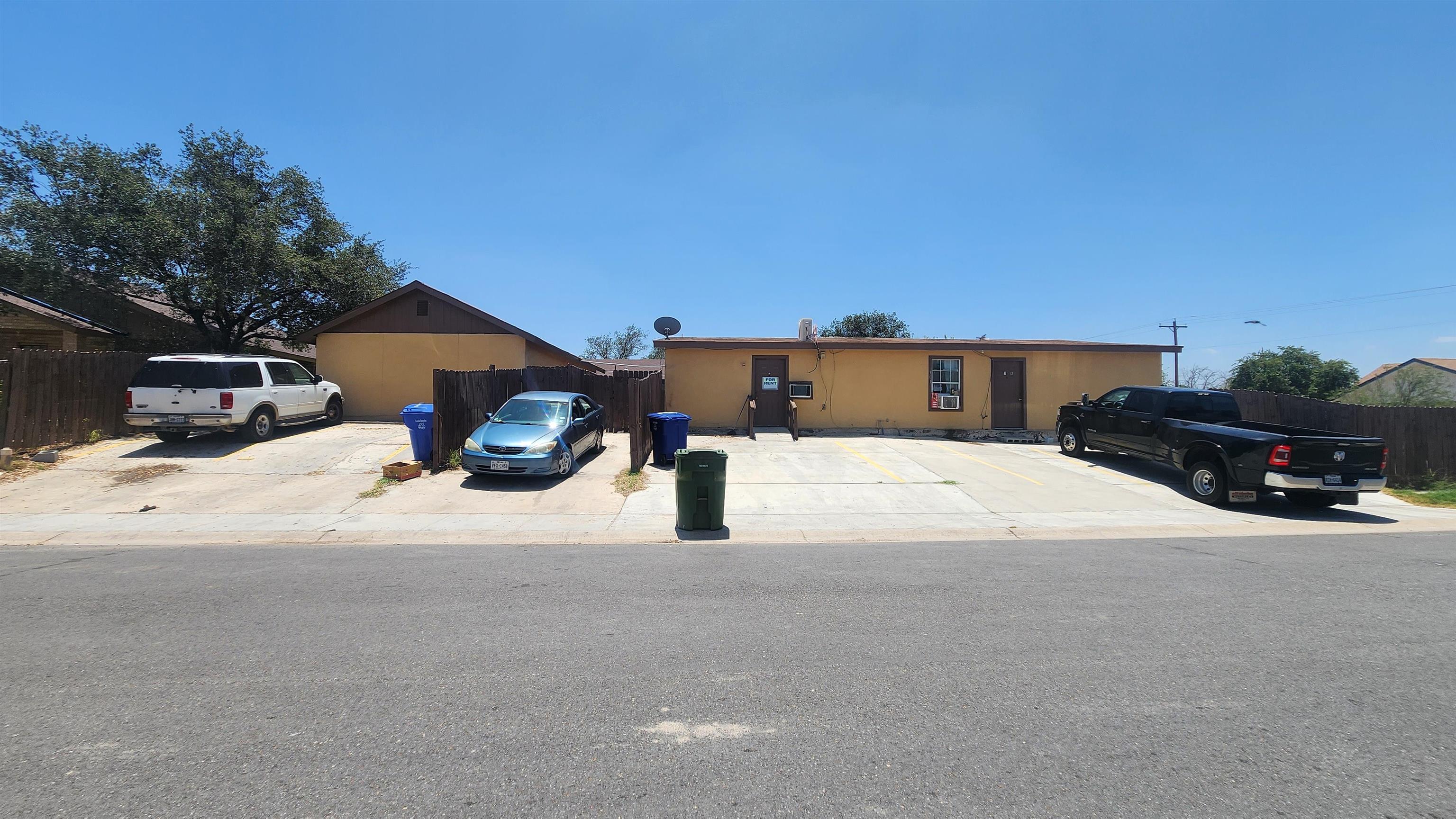301 Soria Dr Property Photo 1
