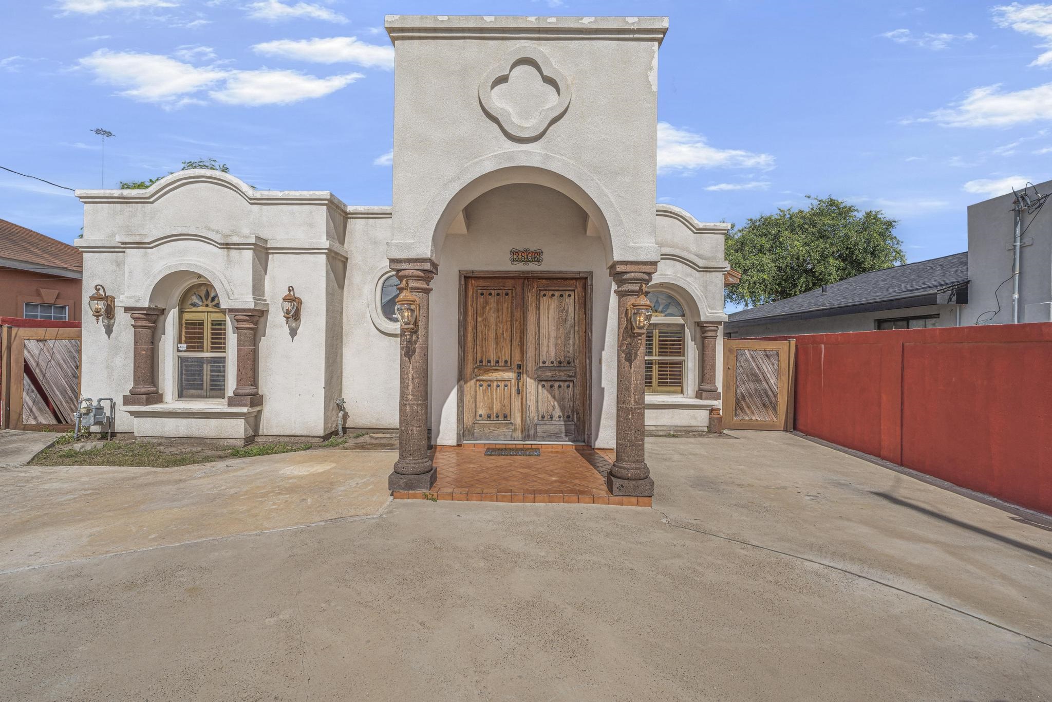 3806 San Eduardo Ave Property Photo 1
