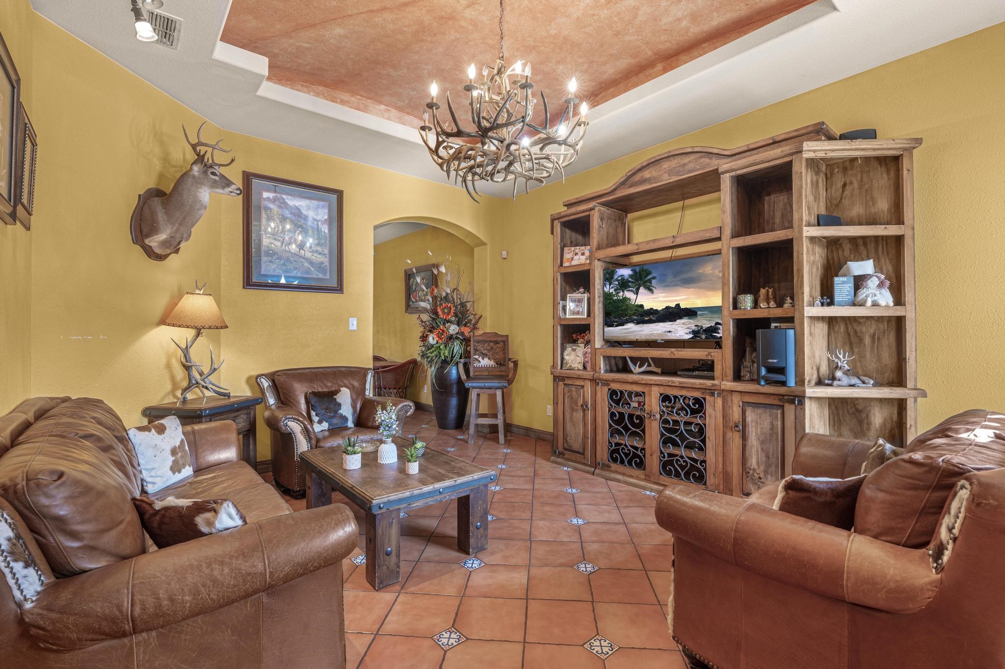 3806 San Eduardo Ave Property Photo 5