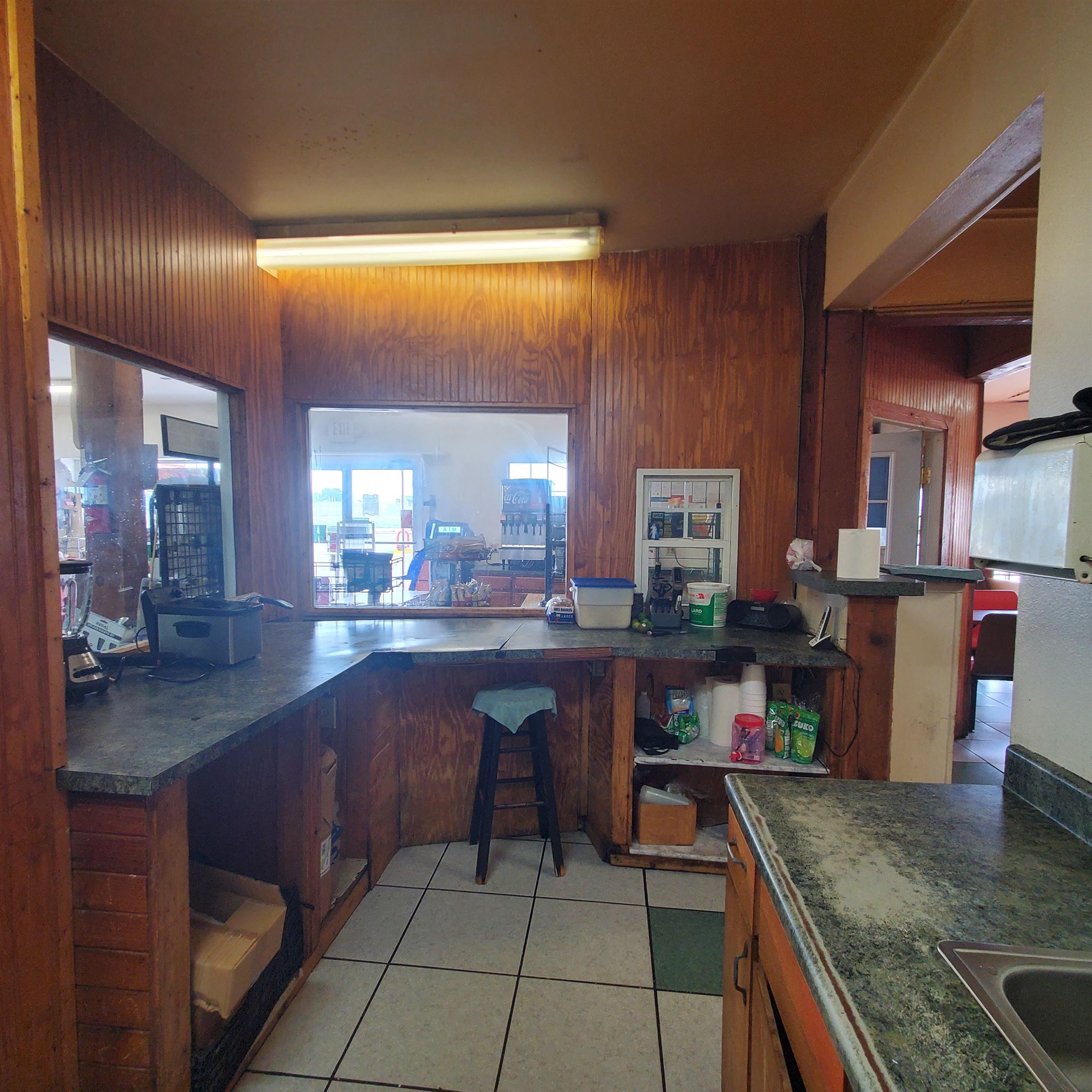 3001 E Saunders St Property Photo 10
