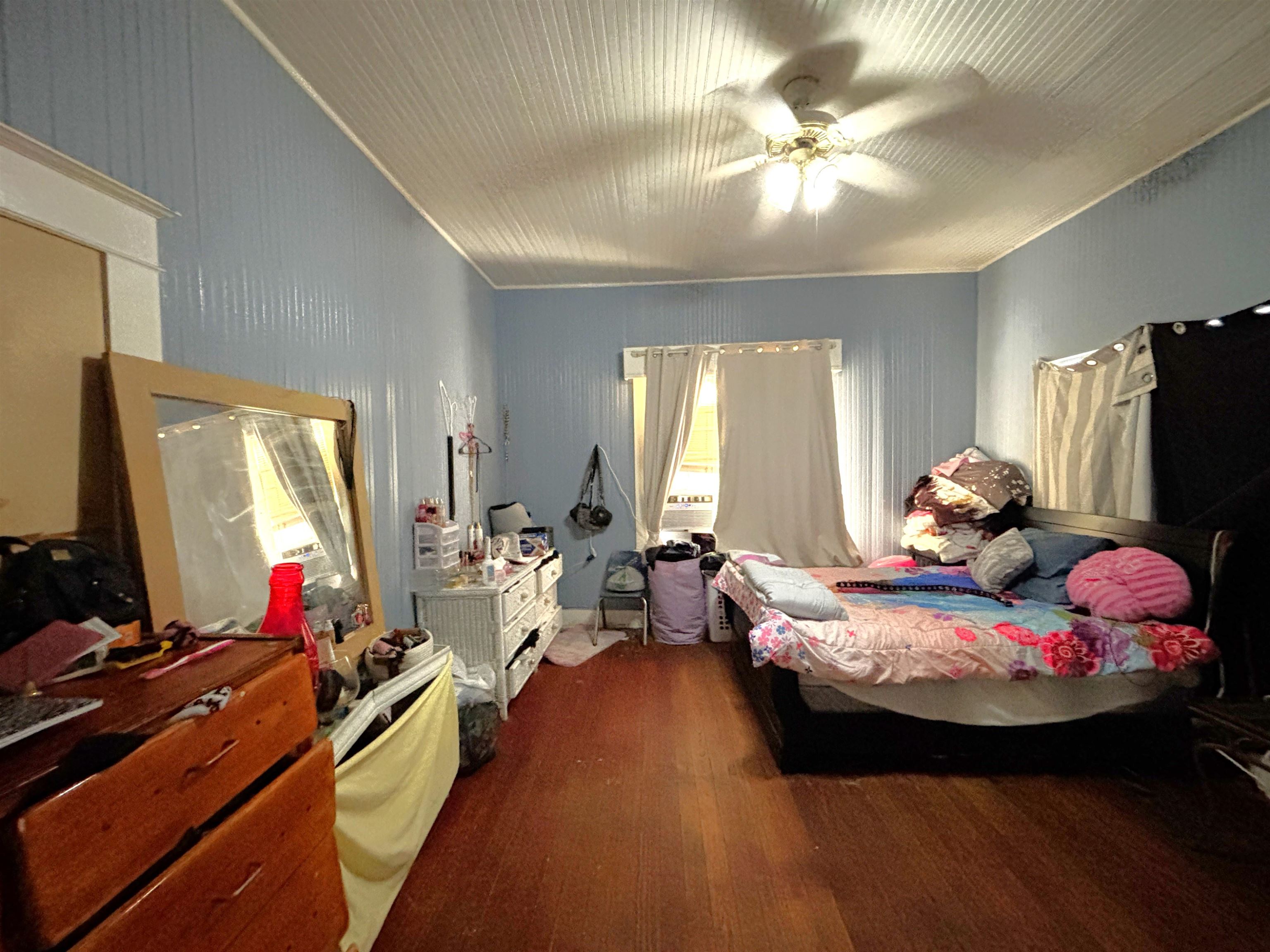 716 Laredo St Property Photo 6