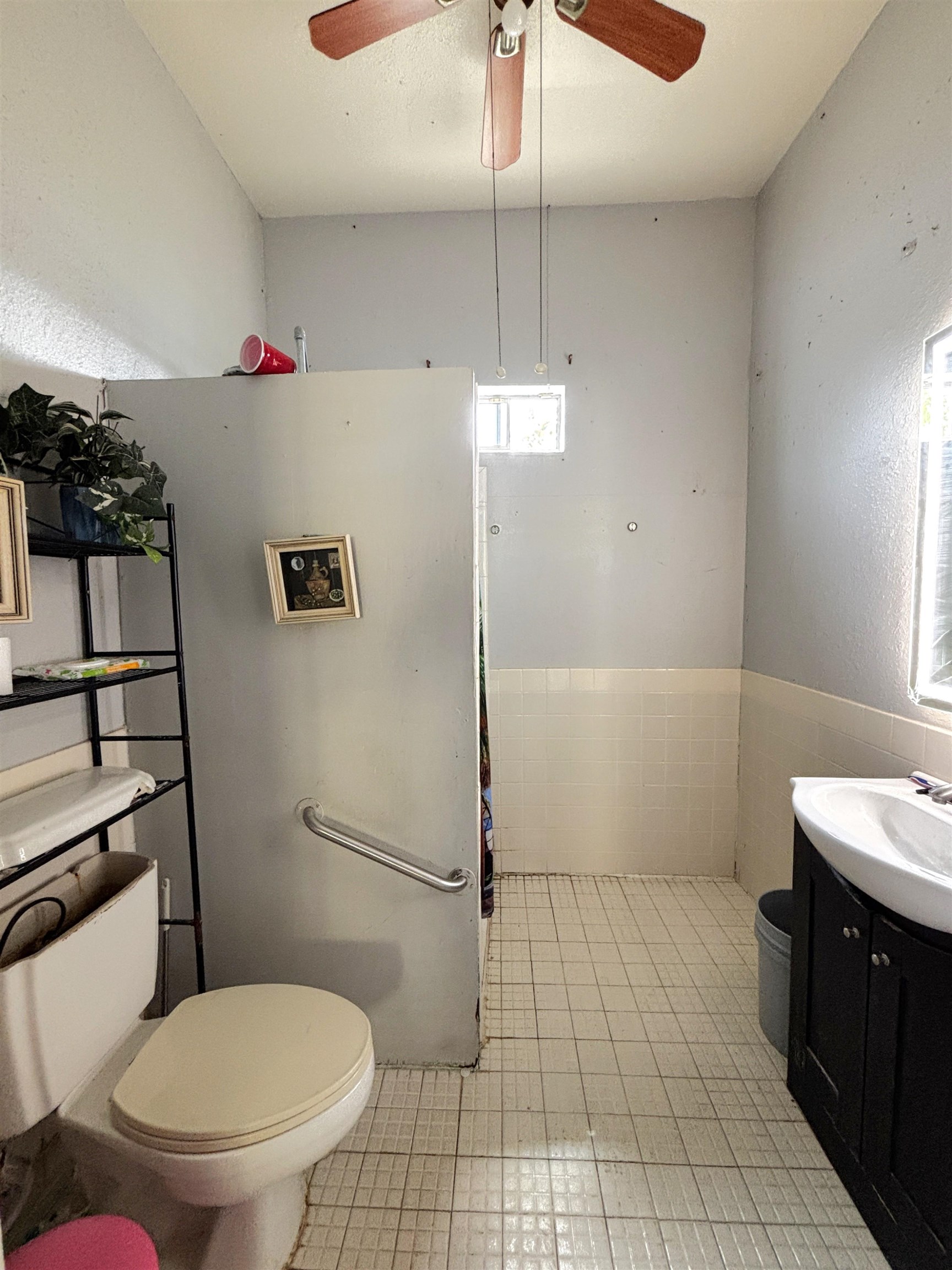 716 Laredo St Property Photo 8