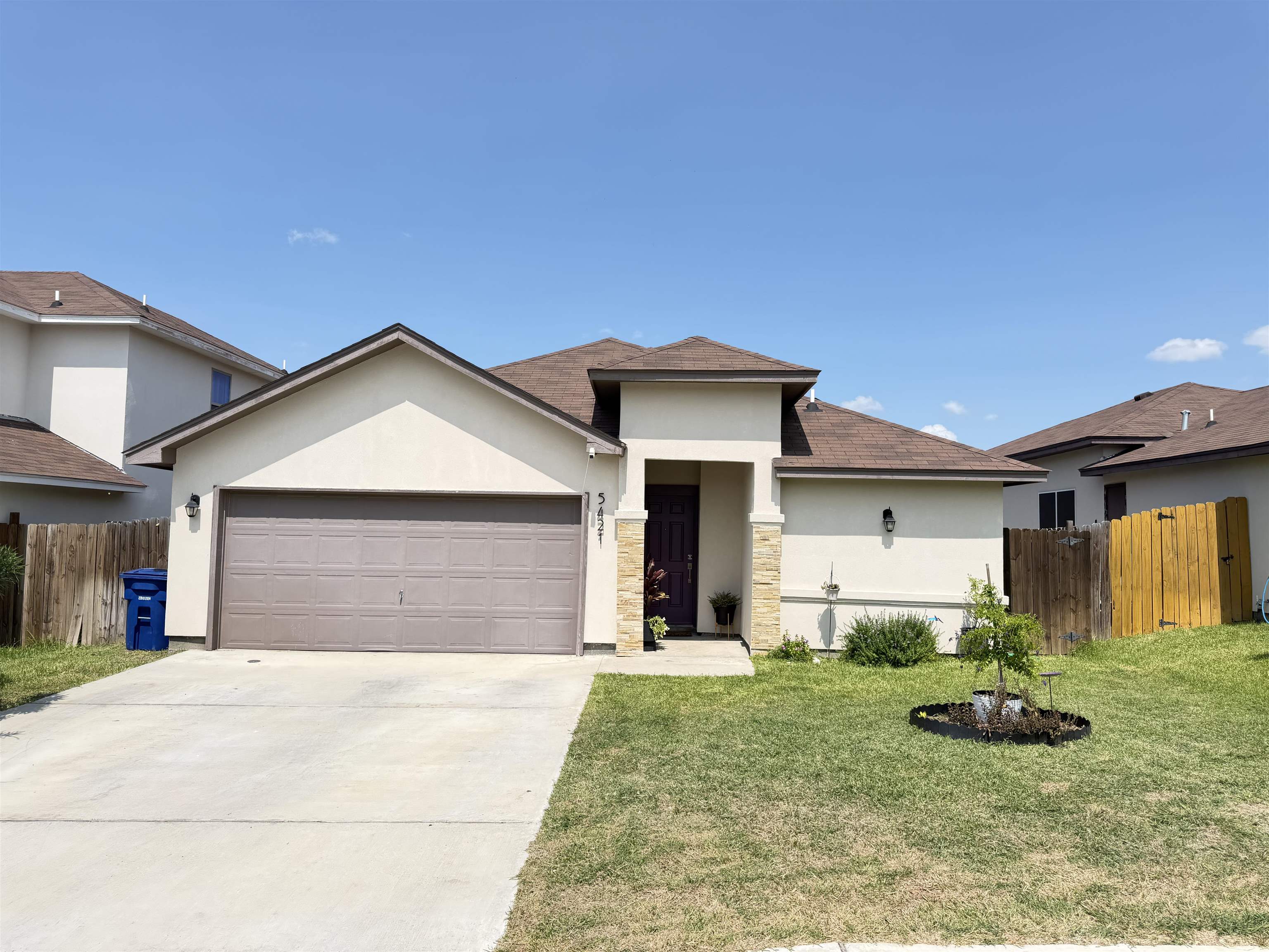 5421 Encanto Dr. Property Photo 1
