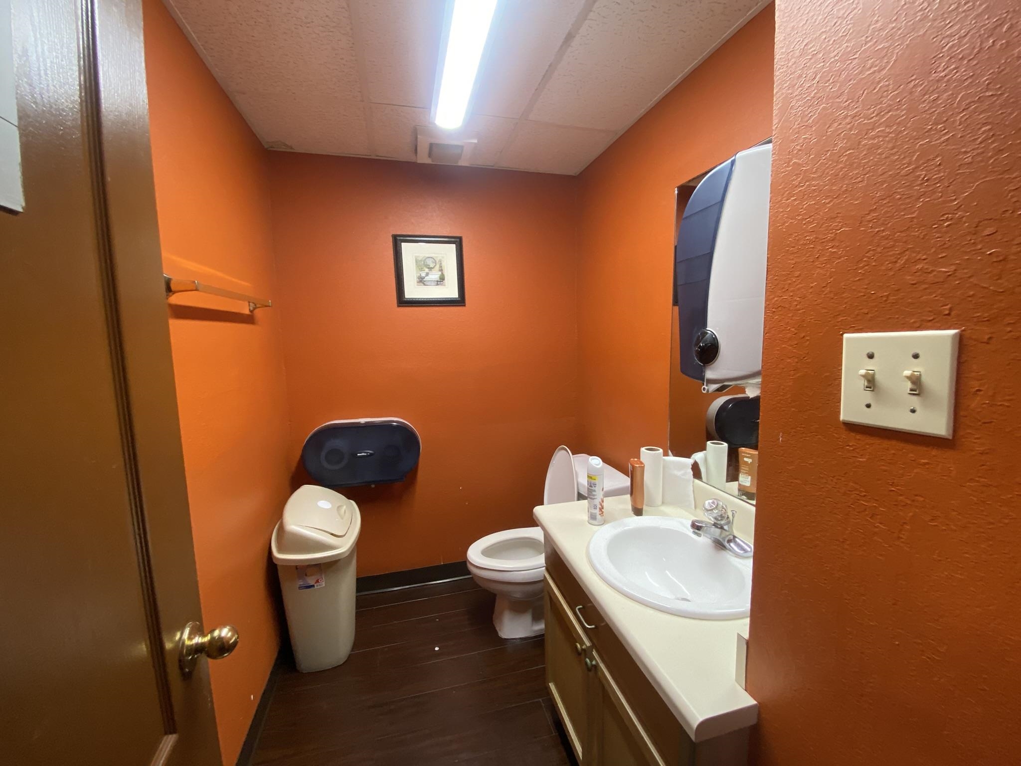 1808 Markley Ln Property Photo 7