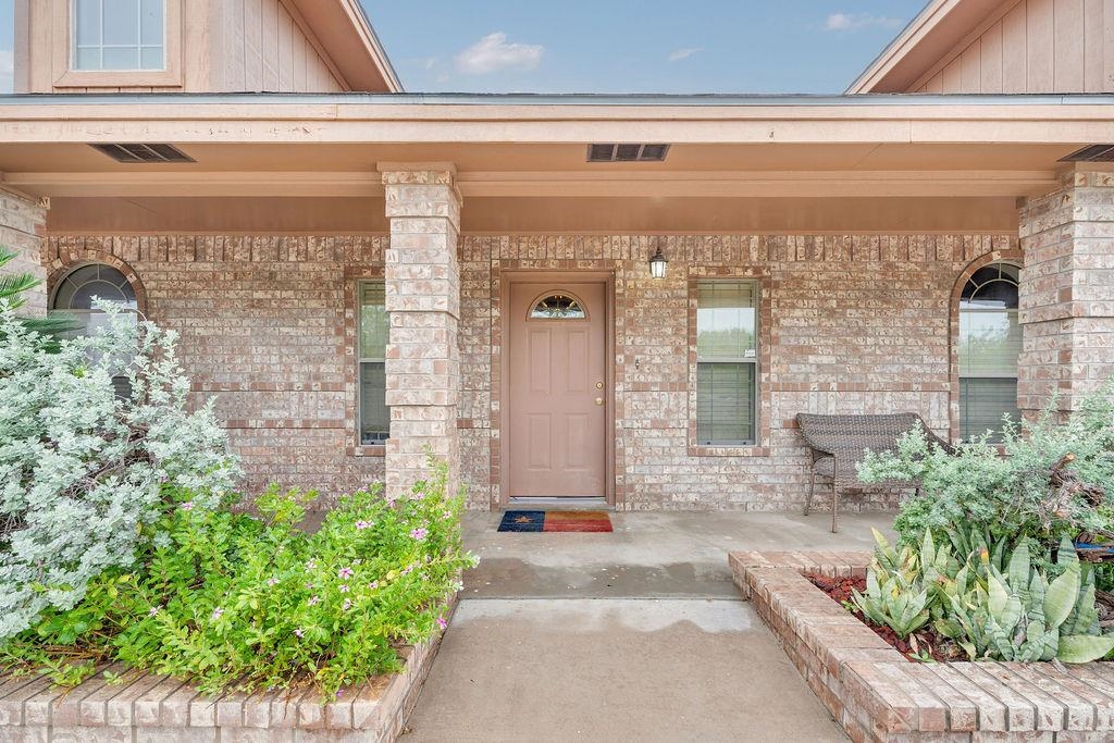 1302 Col. Antonio Zapata Avenue Property Photo 3