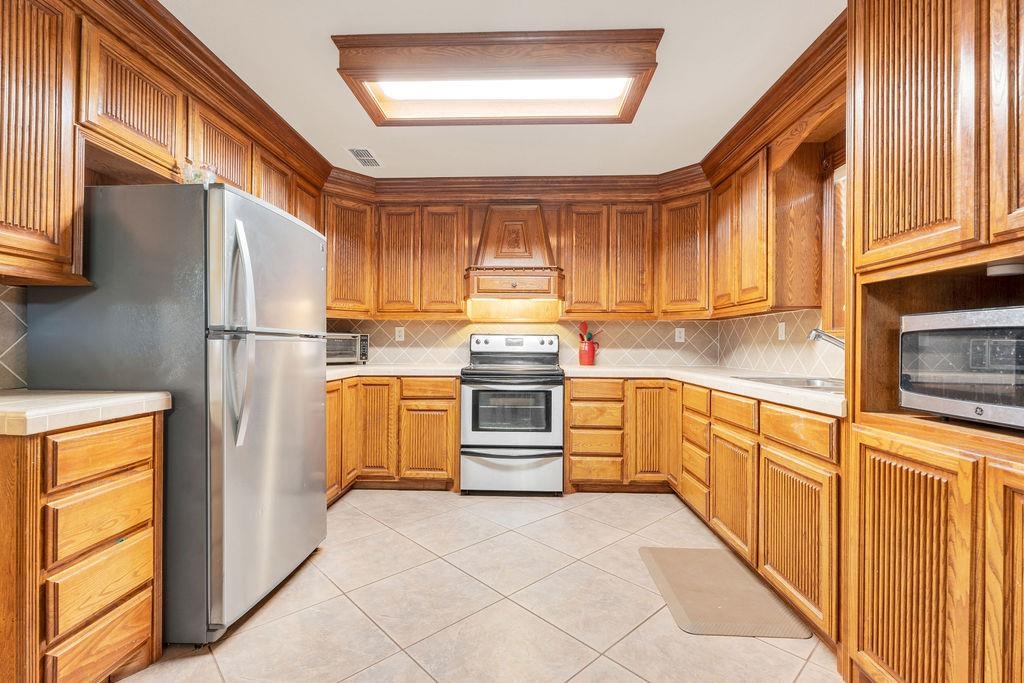 1302 Col. Antonio Zapata Avenue Property Photo 7