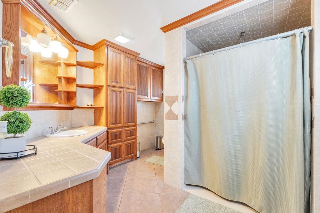 1302 Col. Antonio Zapata Avenue Property Photo 13