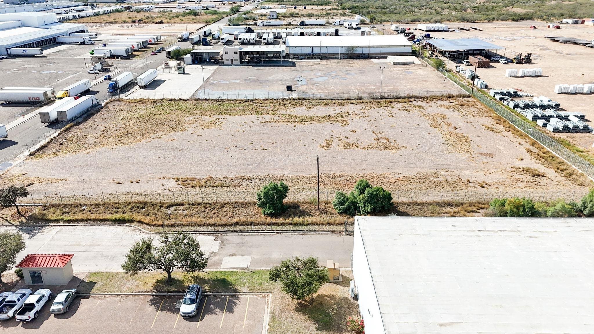 1126 Black Diamond St Property Photo 4