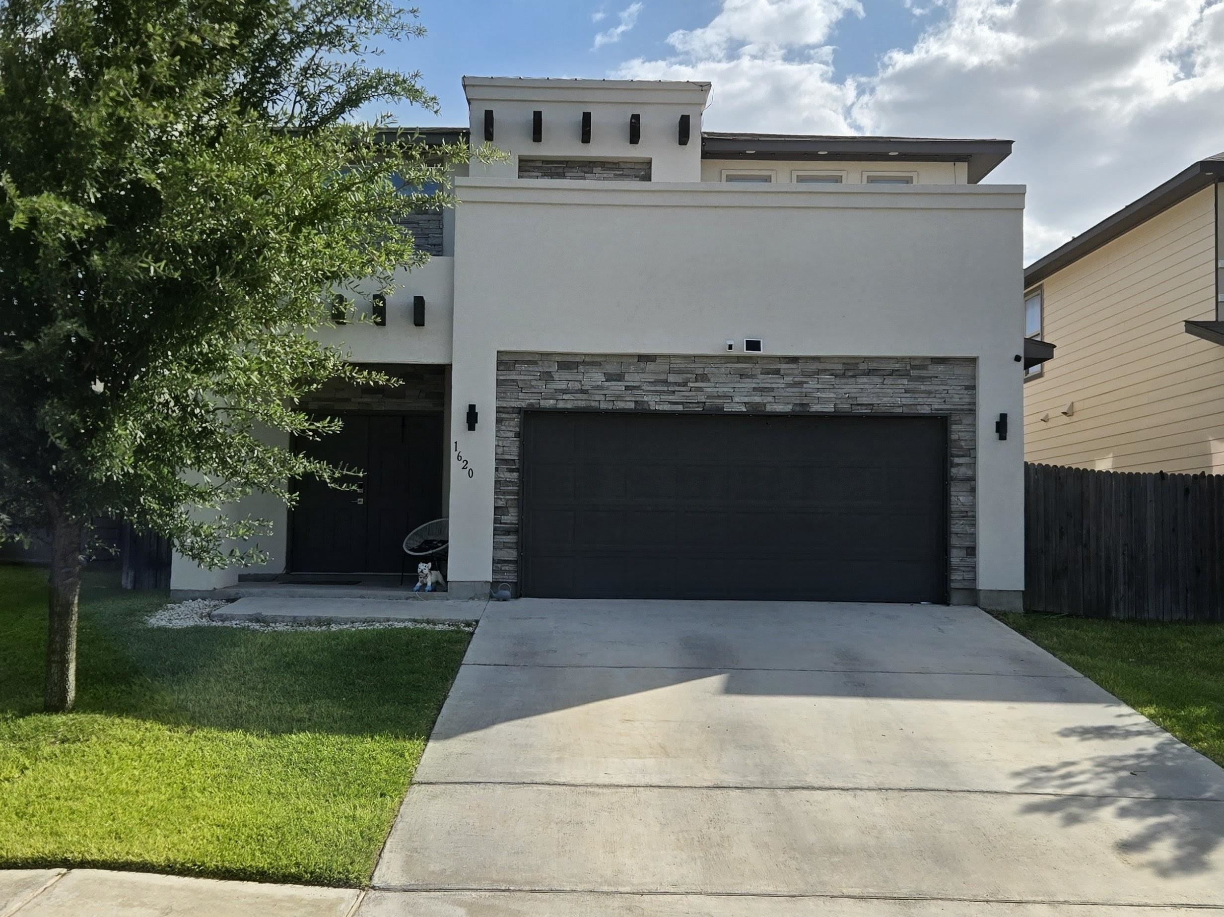 1620 Brownwood St. Property Photo