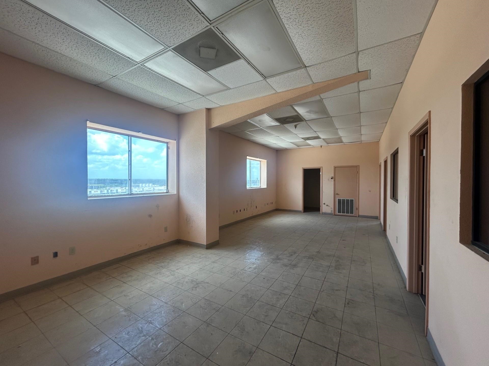 4425 Pan American Blvd Property Photo 18