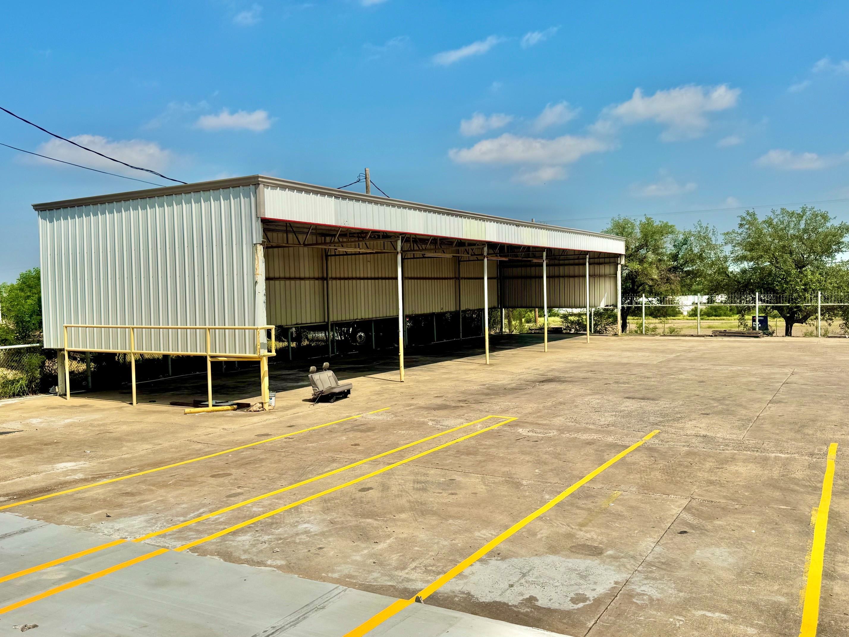4425 Pan American Blvd Property Photo 21