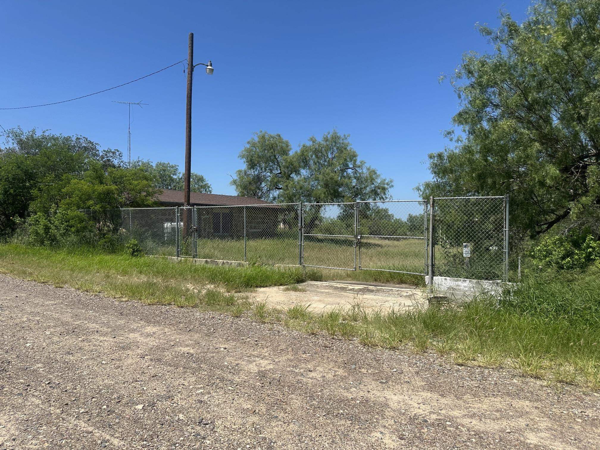 116 S Jab Dr. Property Photo 2
