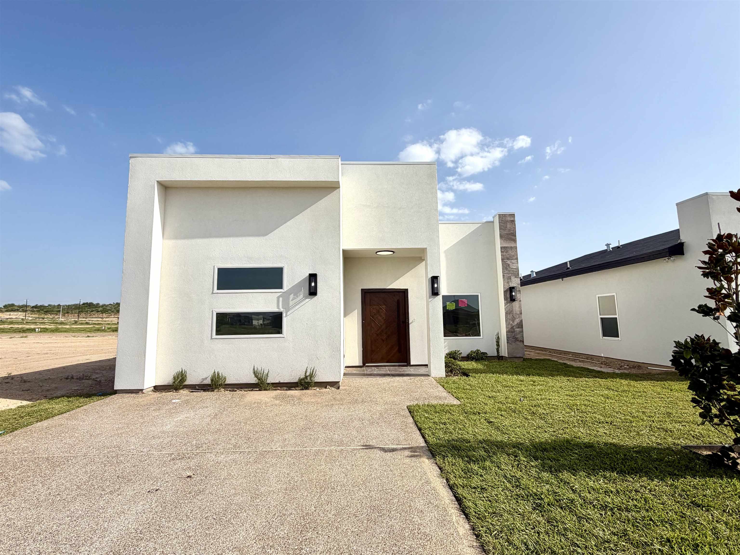 1613 Secretaria Ln. Property Photo 1