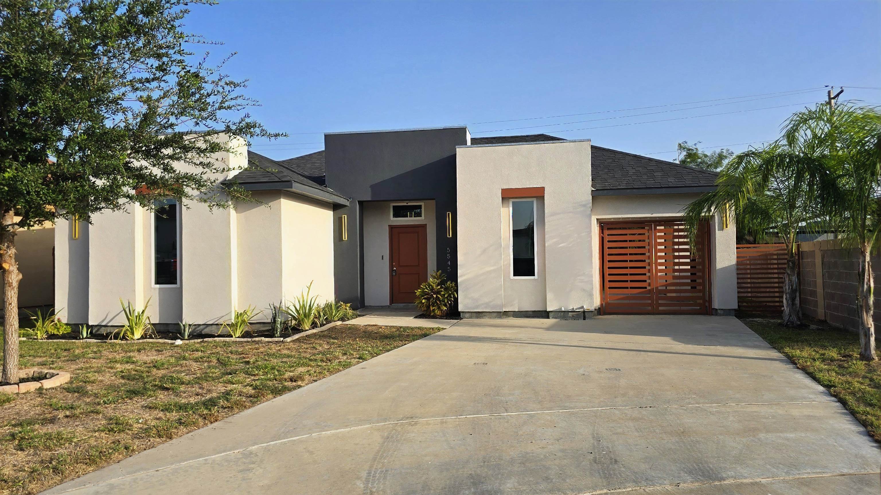 5545 Portugal Lp Property Photo 1