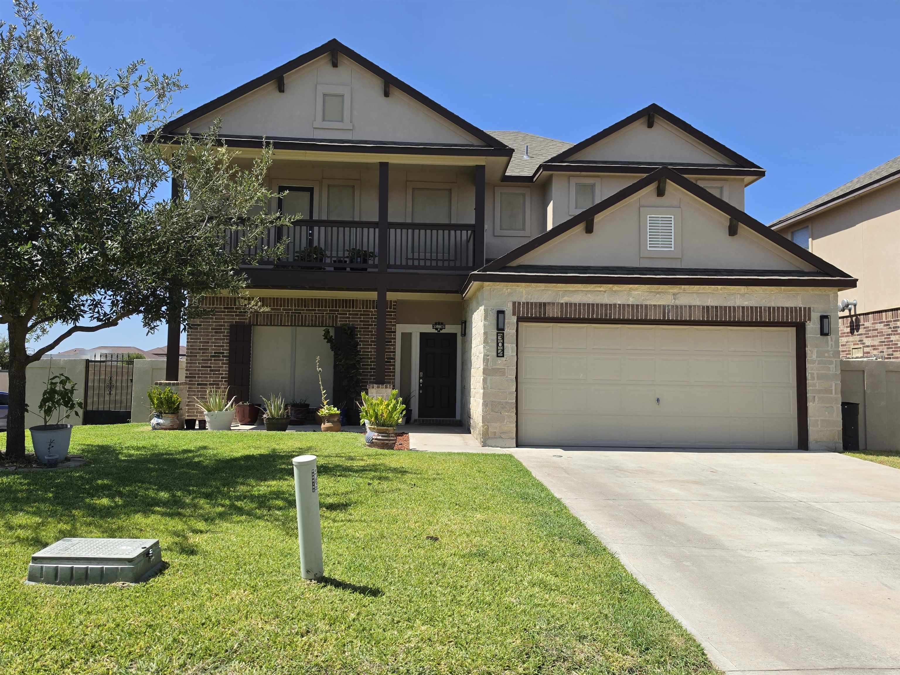 302 Date Palm Dr. Property Photo 1