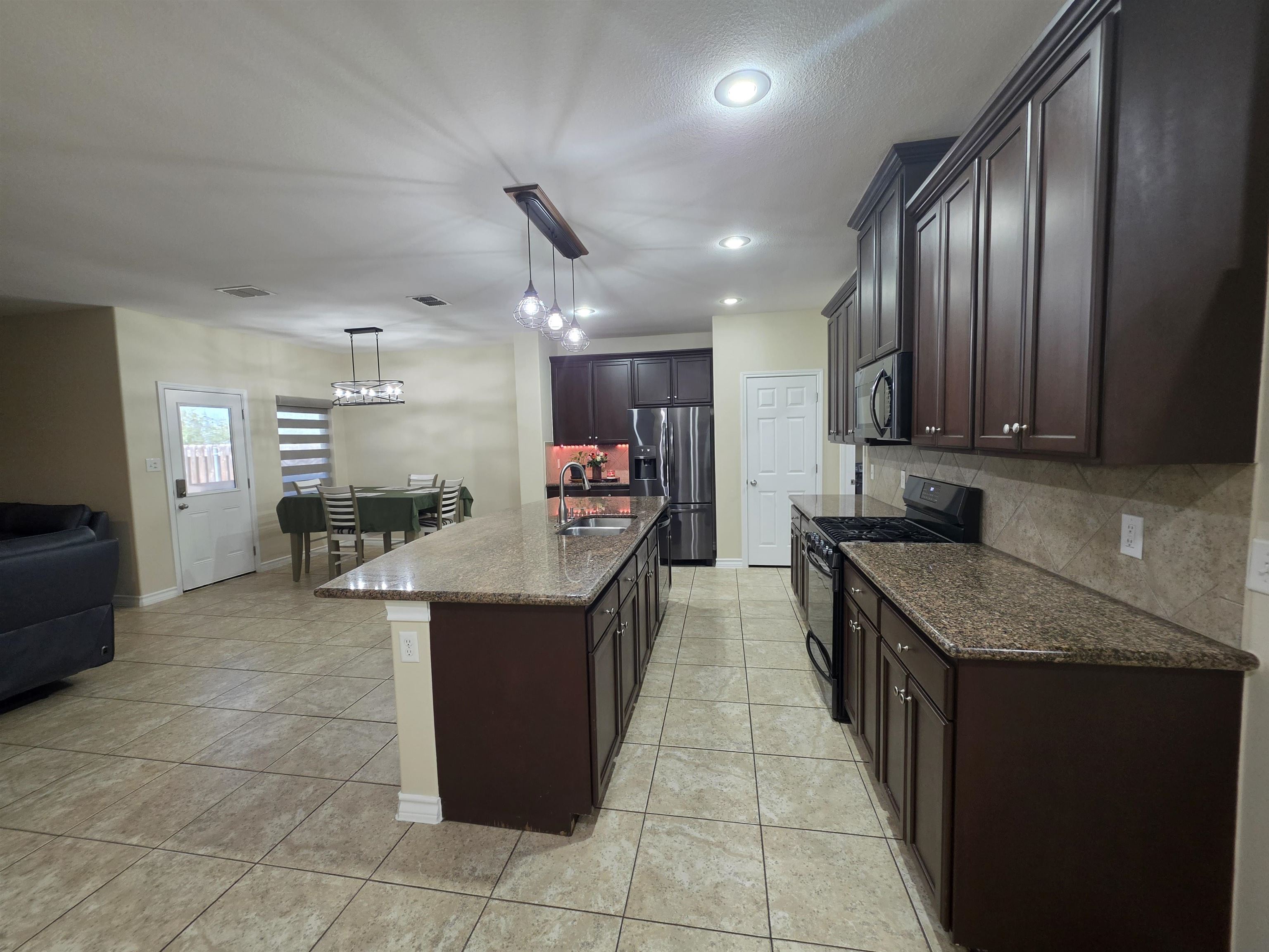 302 Date Palm Dr. Property Photo 8