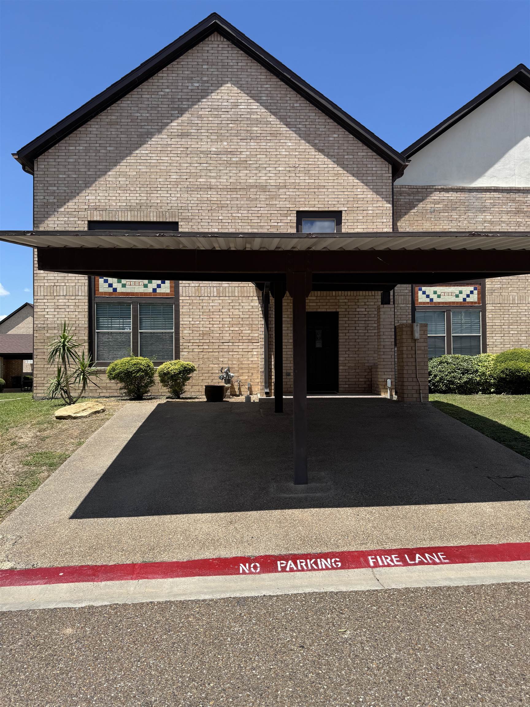 2445 Monarch Dr 1301 Property Photo 2
