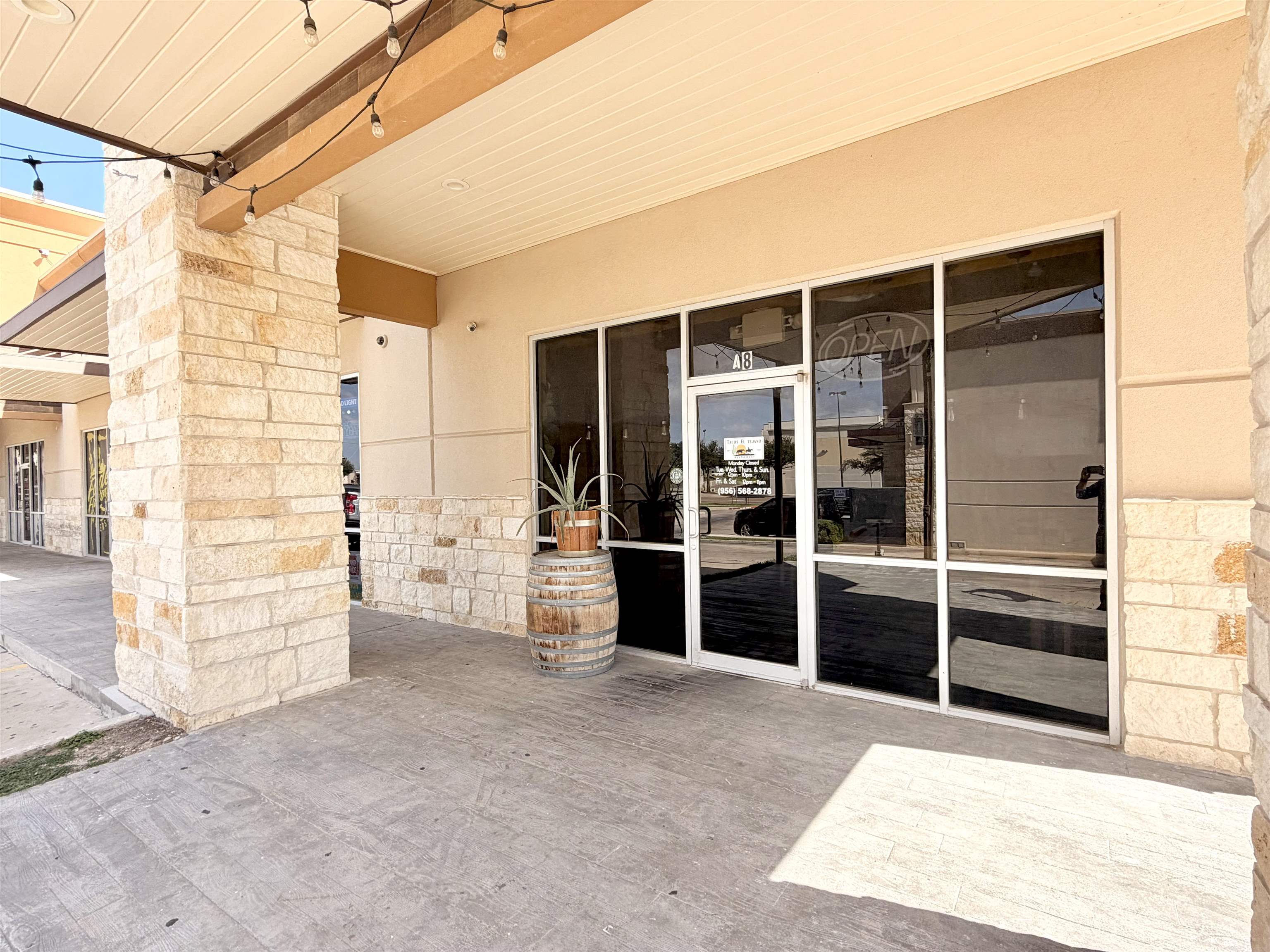 2402 Jacaman Rd Property Photo 4