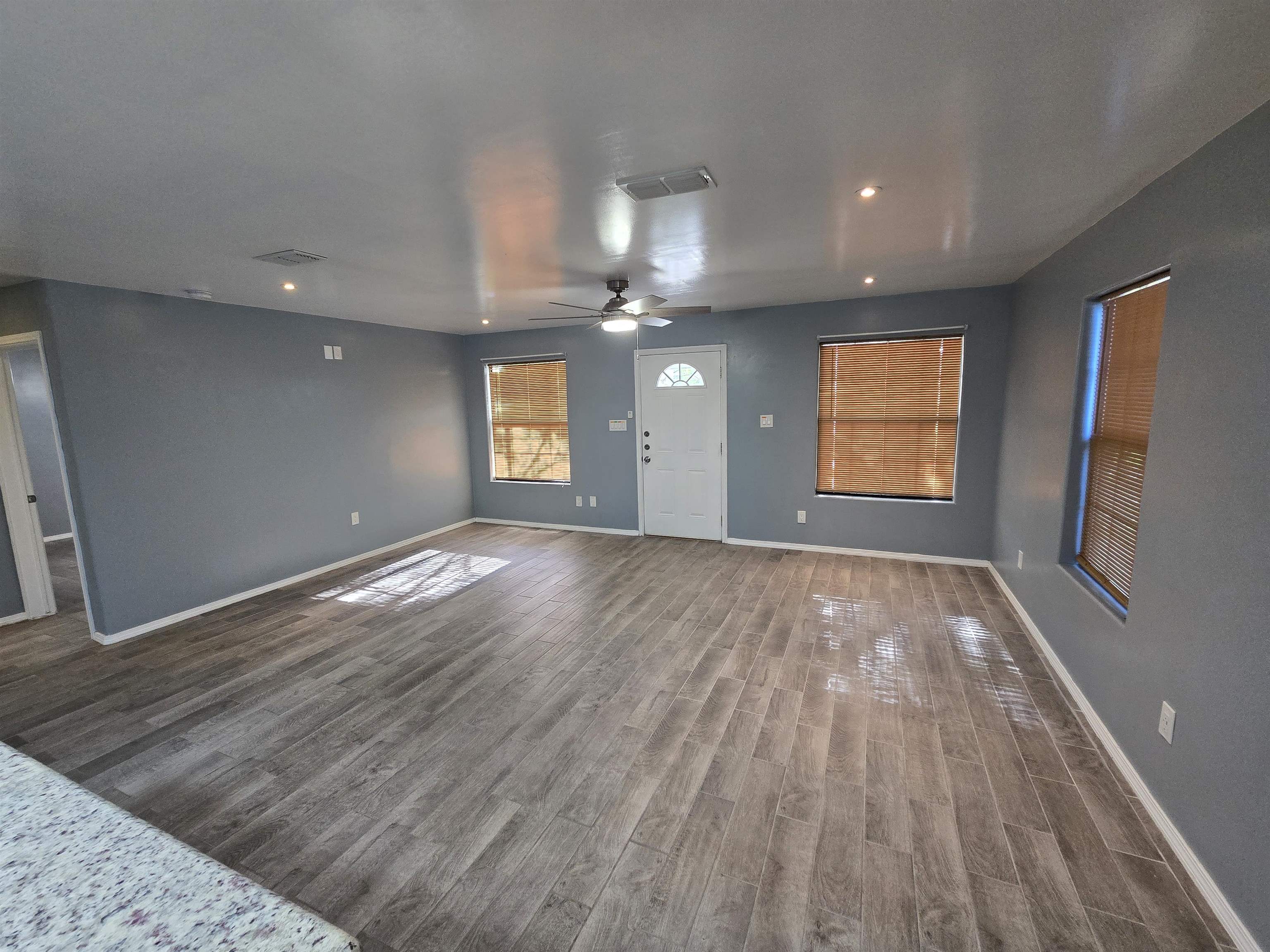 8527 Michigan Ave Property Photo 5