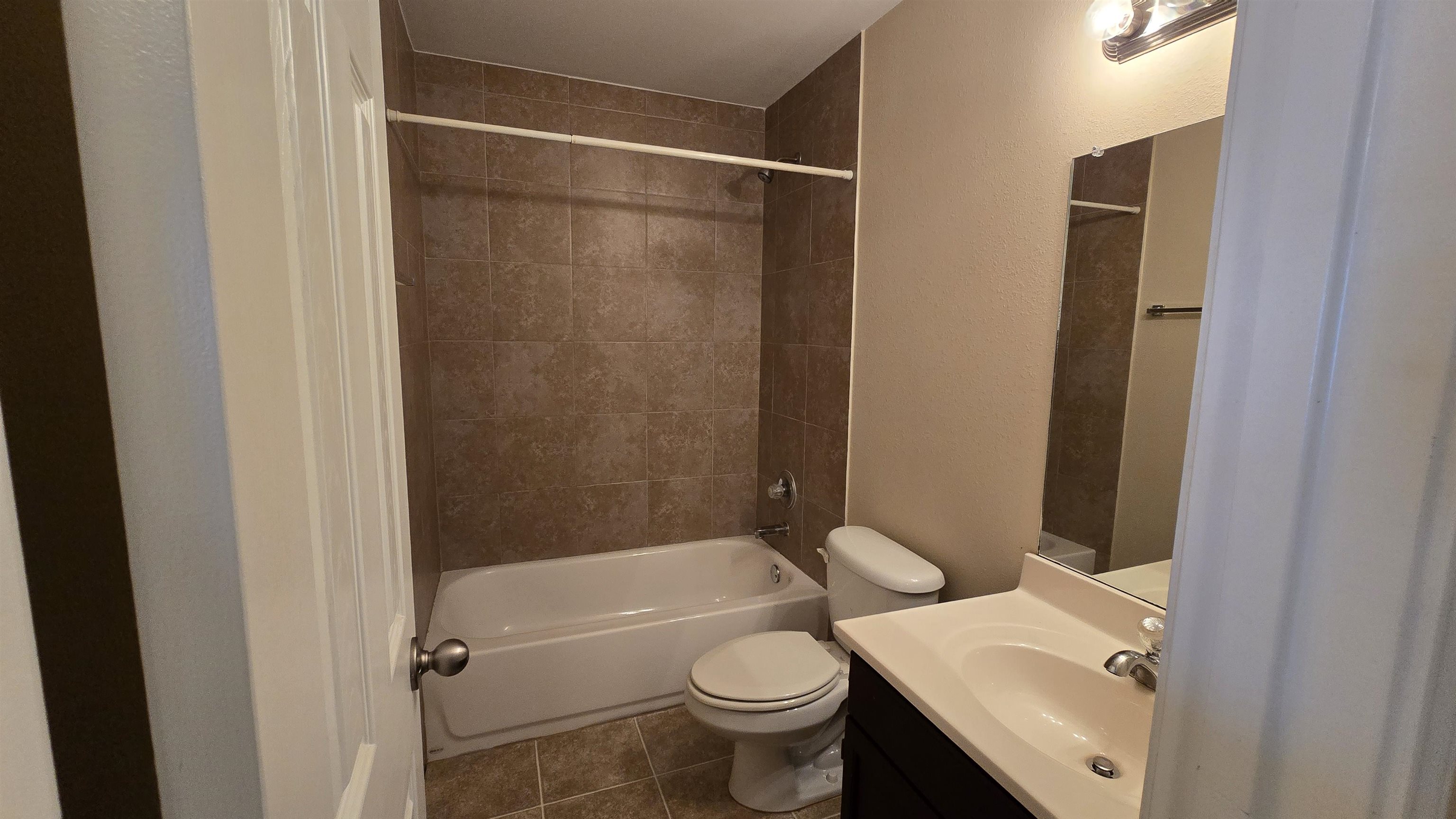 4301 Caroline St Property Photo 28