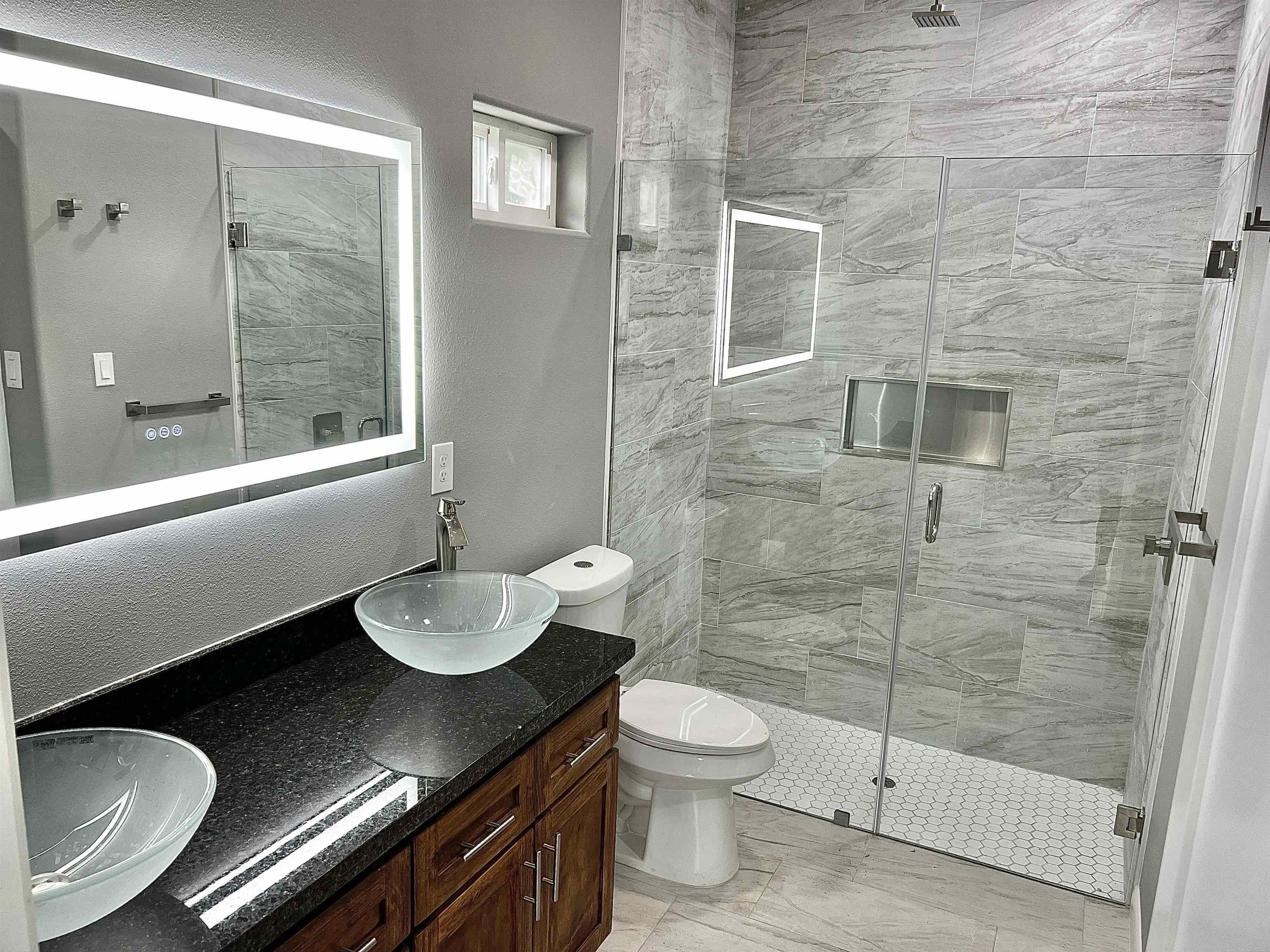 3511 Pine St Property Photo 17