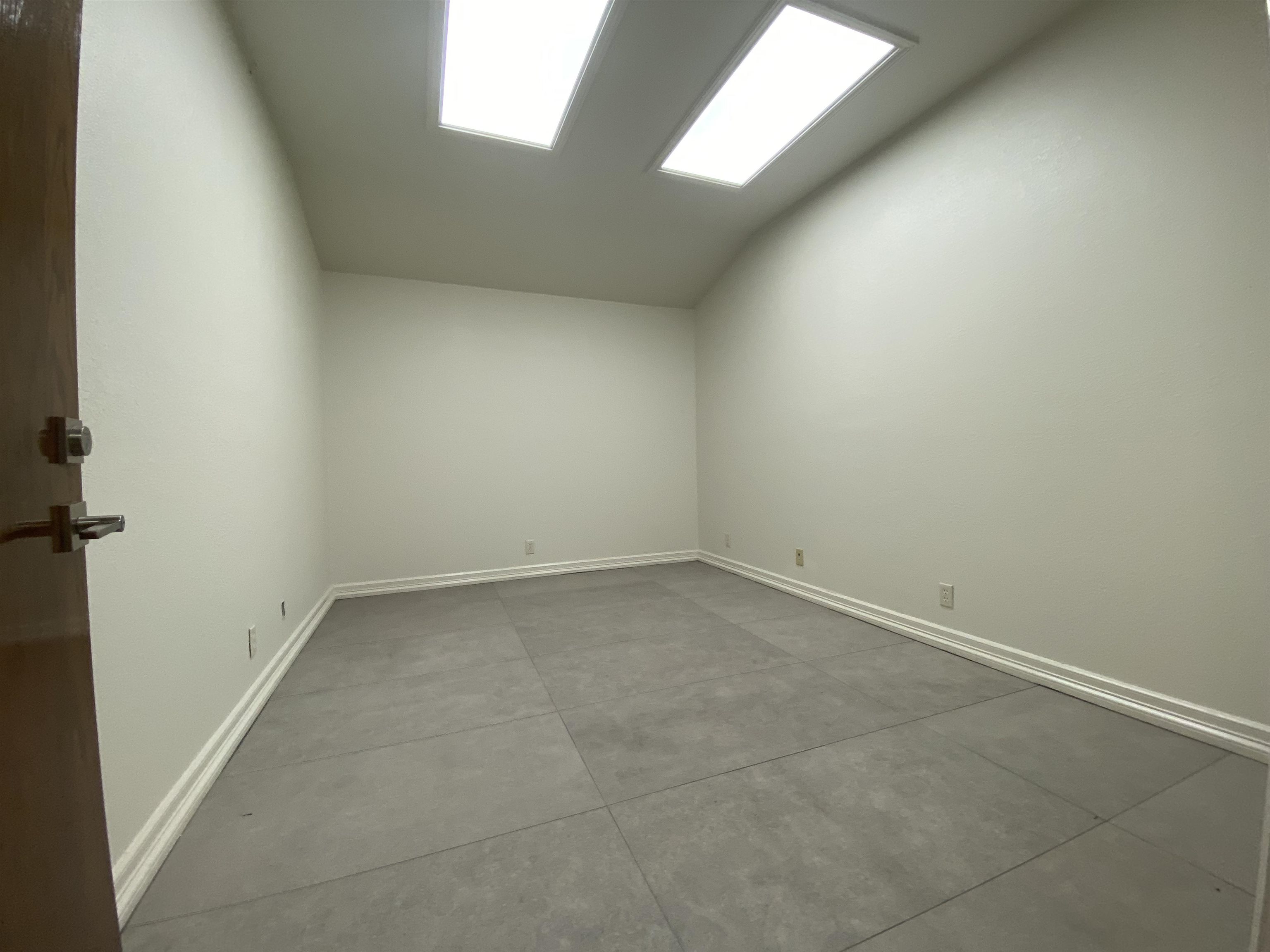 1102 Scott St Property Photo 4