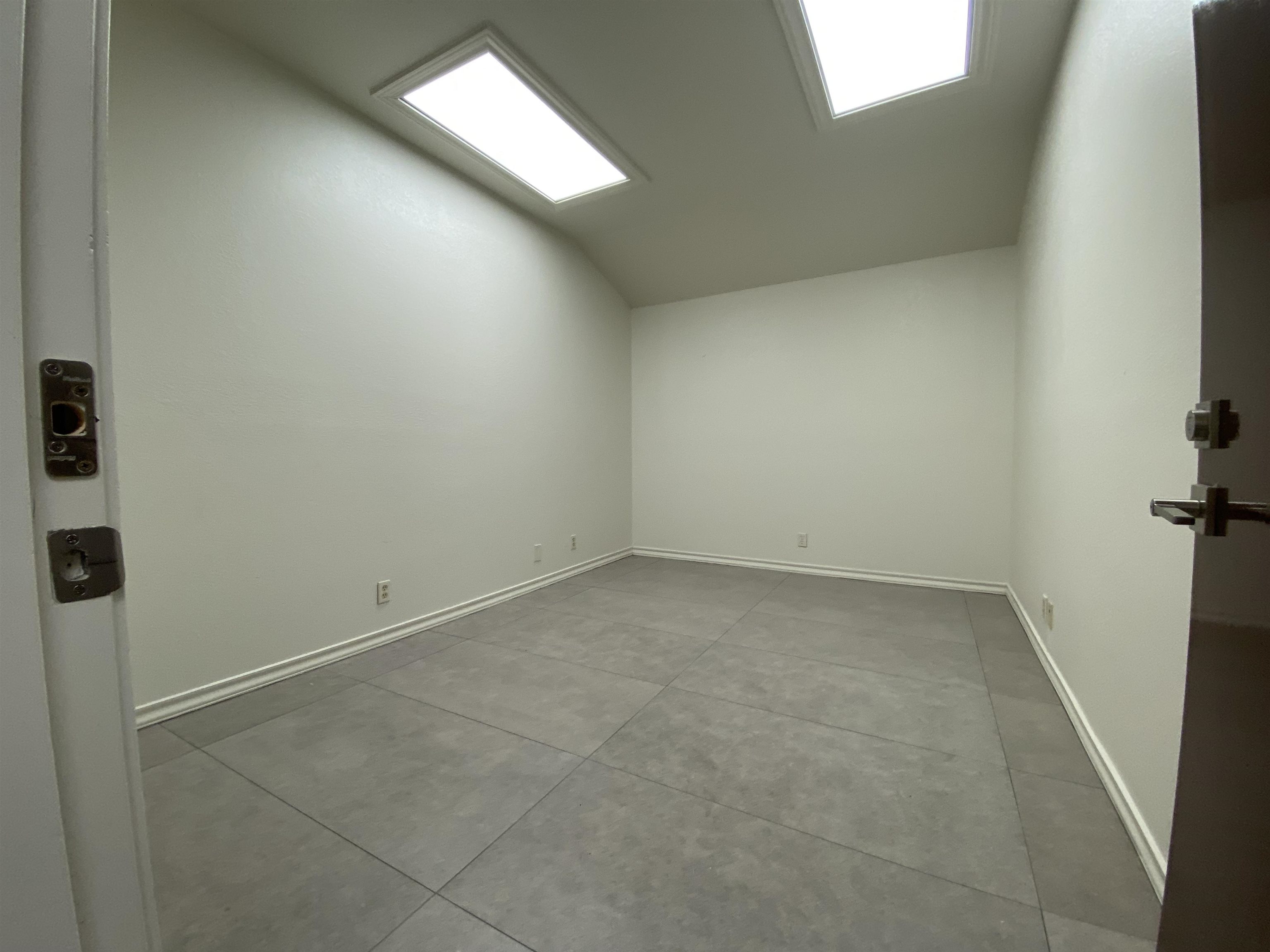 1102 Scott St Property Photo 4