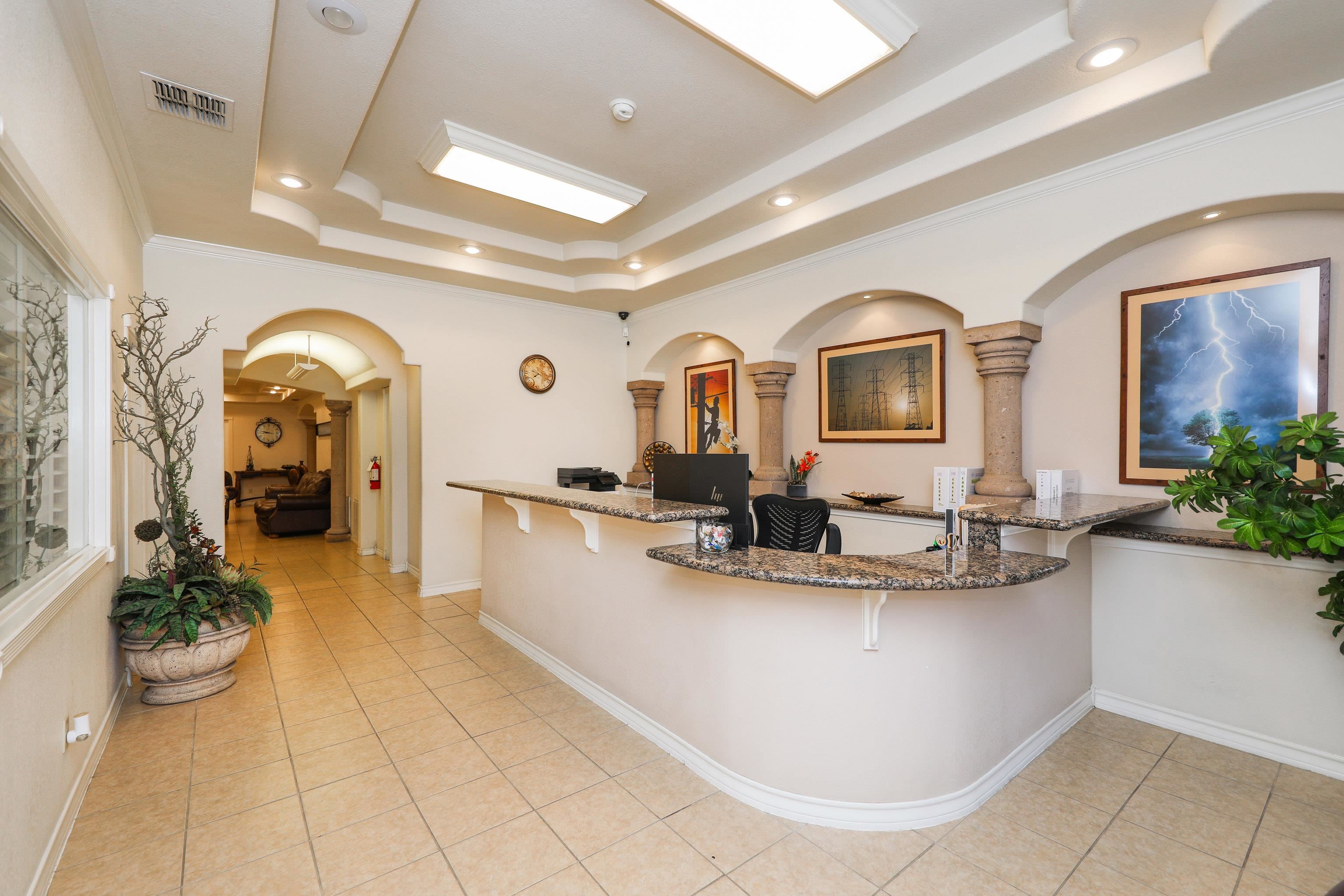 5809 East Dr Property Photo 4