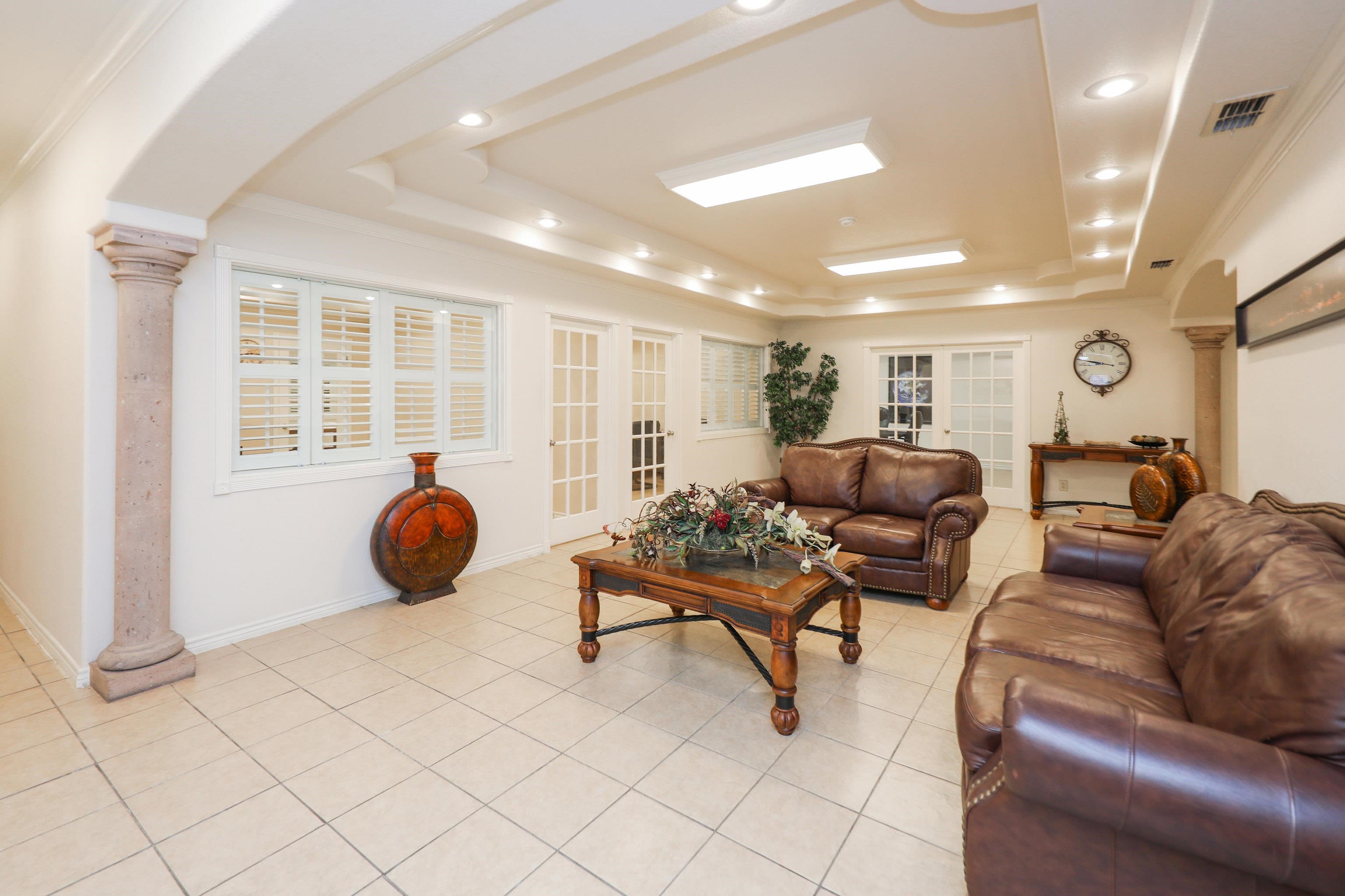 5809 East Dr Property Photo 5