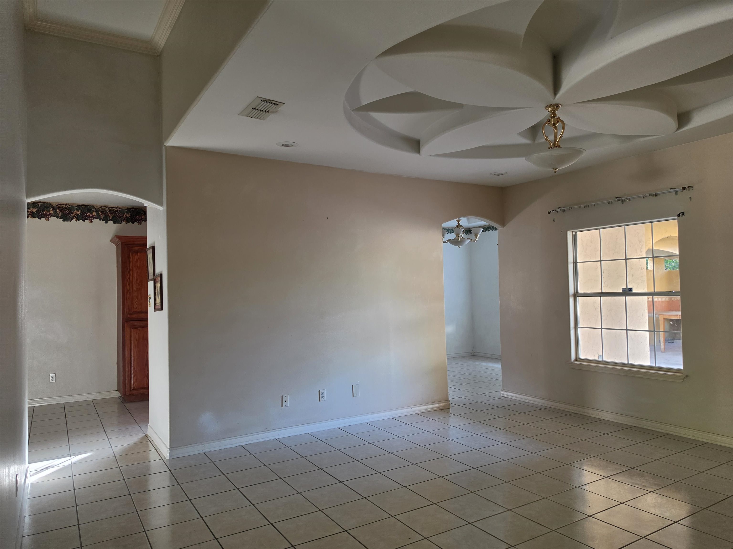 246 Westham Dr Property Photo 3