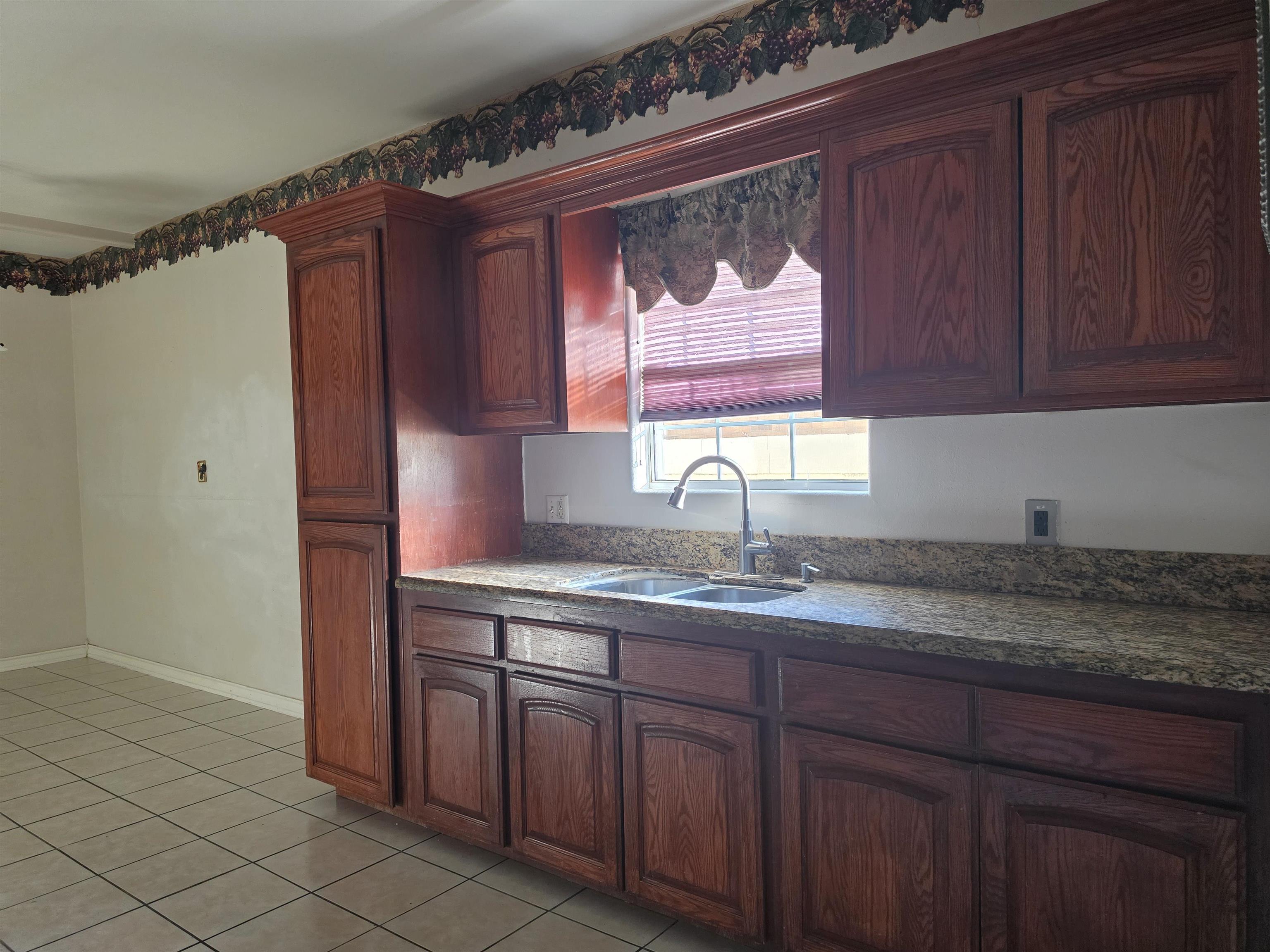 246 Westham Dr Property Photo 6