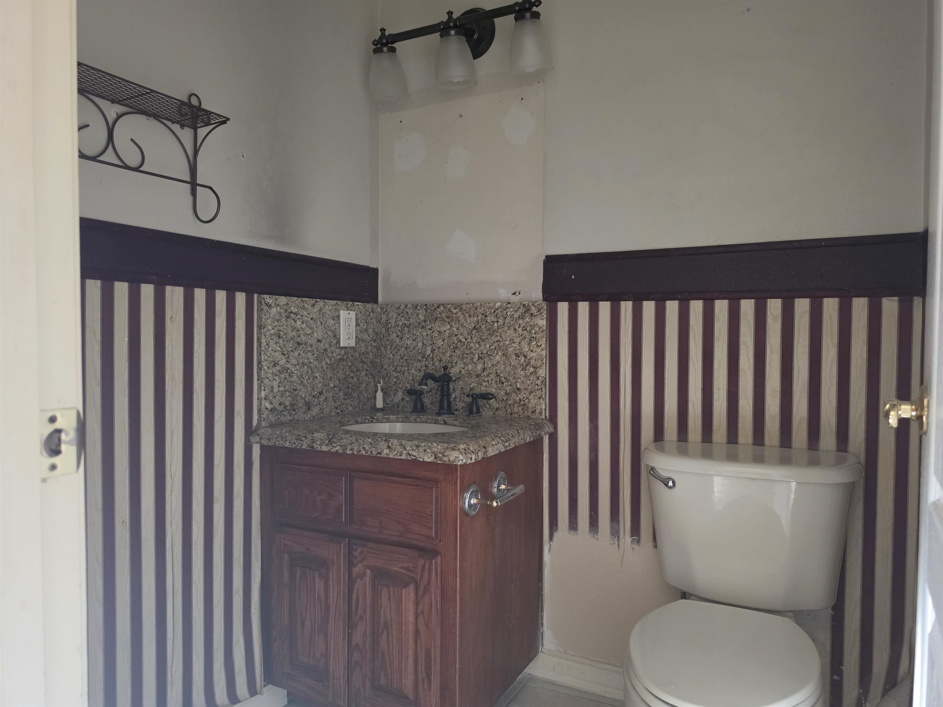 246 Westham Dr Property Photo 8