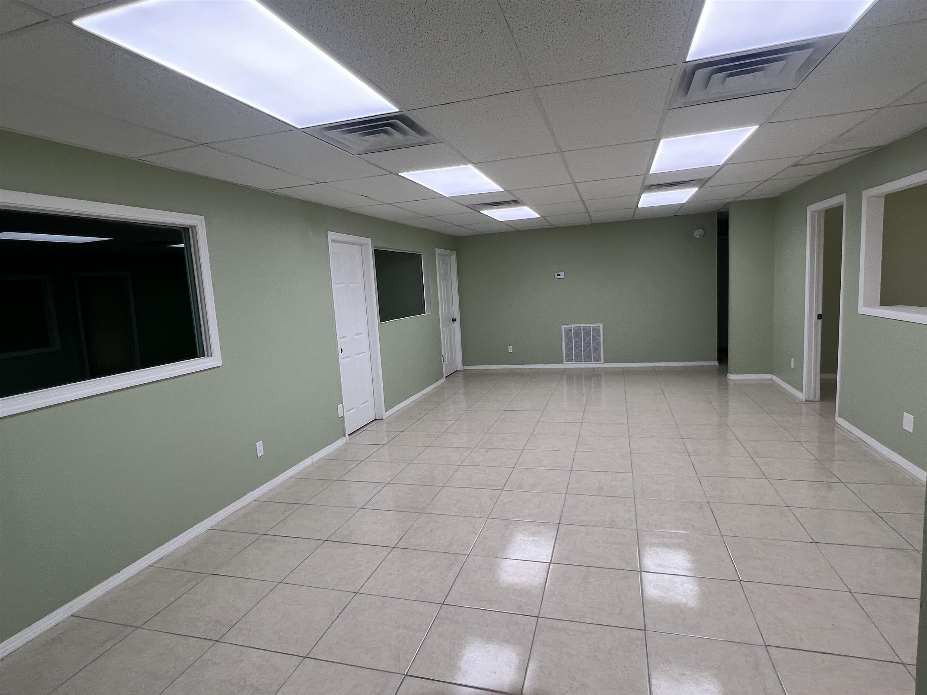 5812 East Dr Property Photo 2
