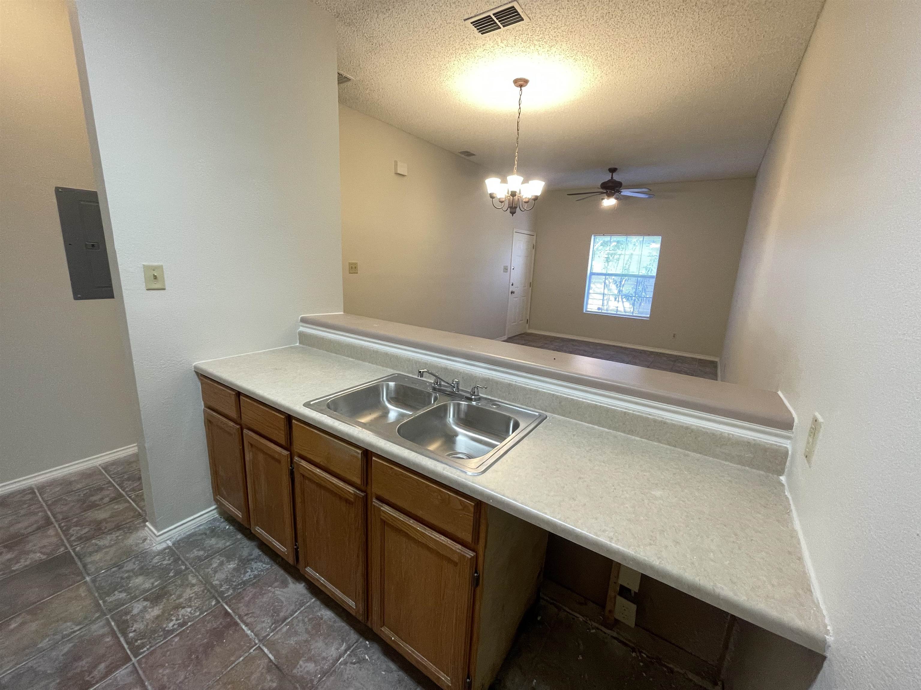 511 Shiloh Dr 1 Property Photo 5