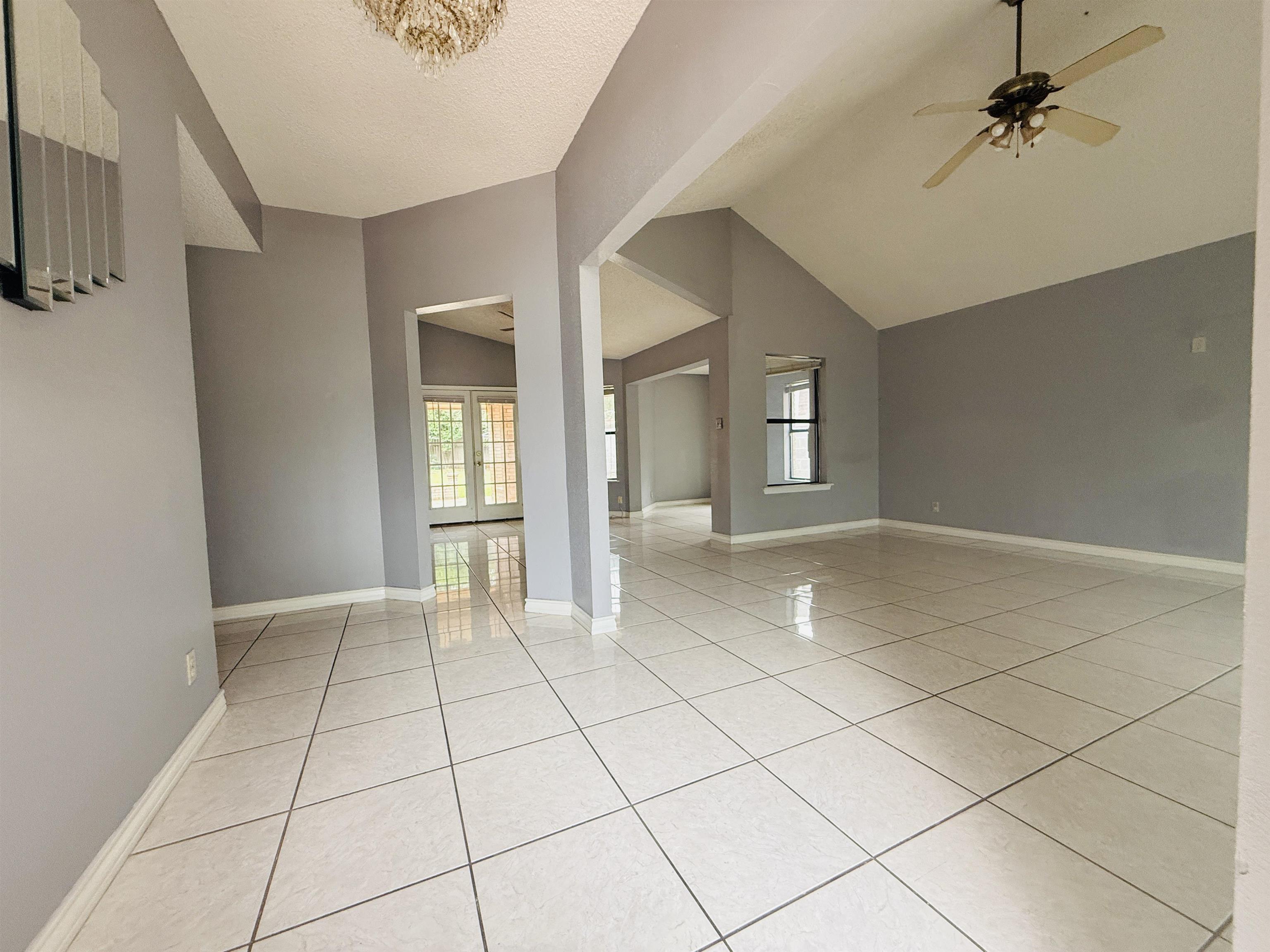 1214 St Patrick Dr Property Photo 5
