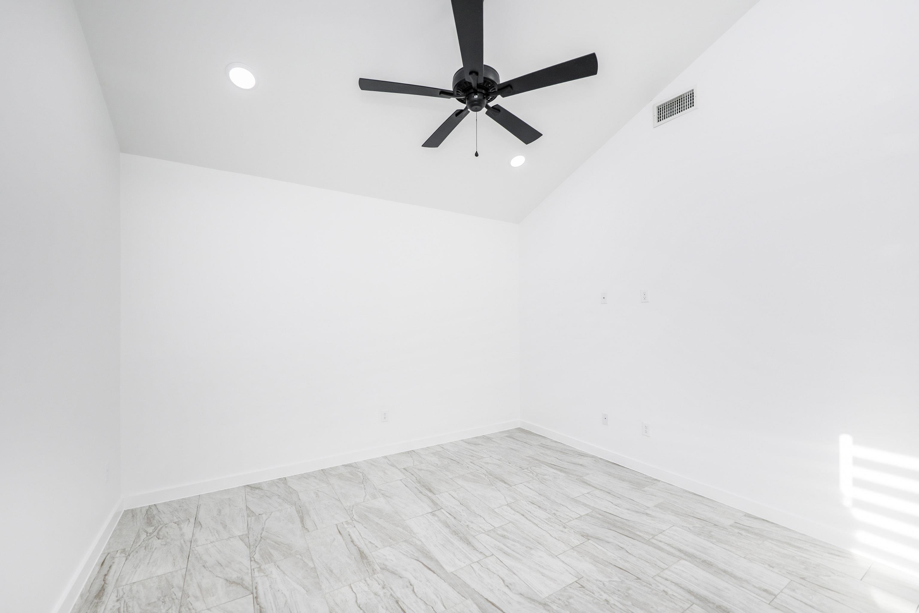 3911 Casa Blanca Lake Rd 7 Property Photo 3
