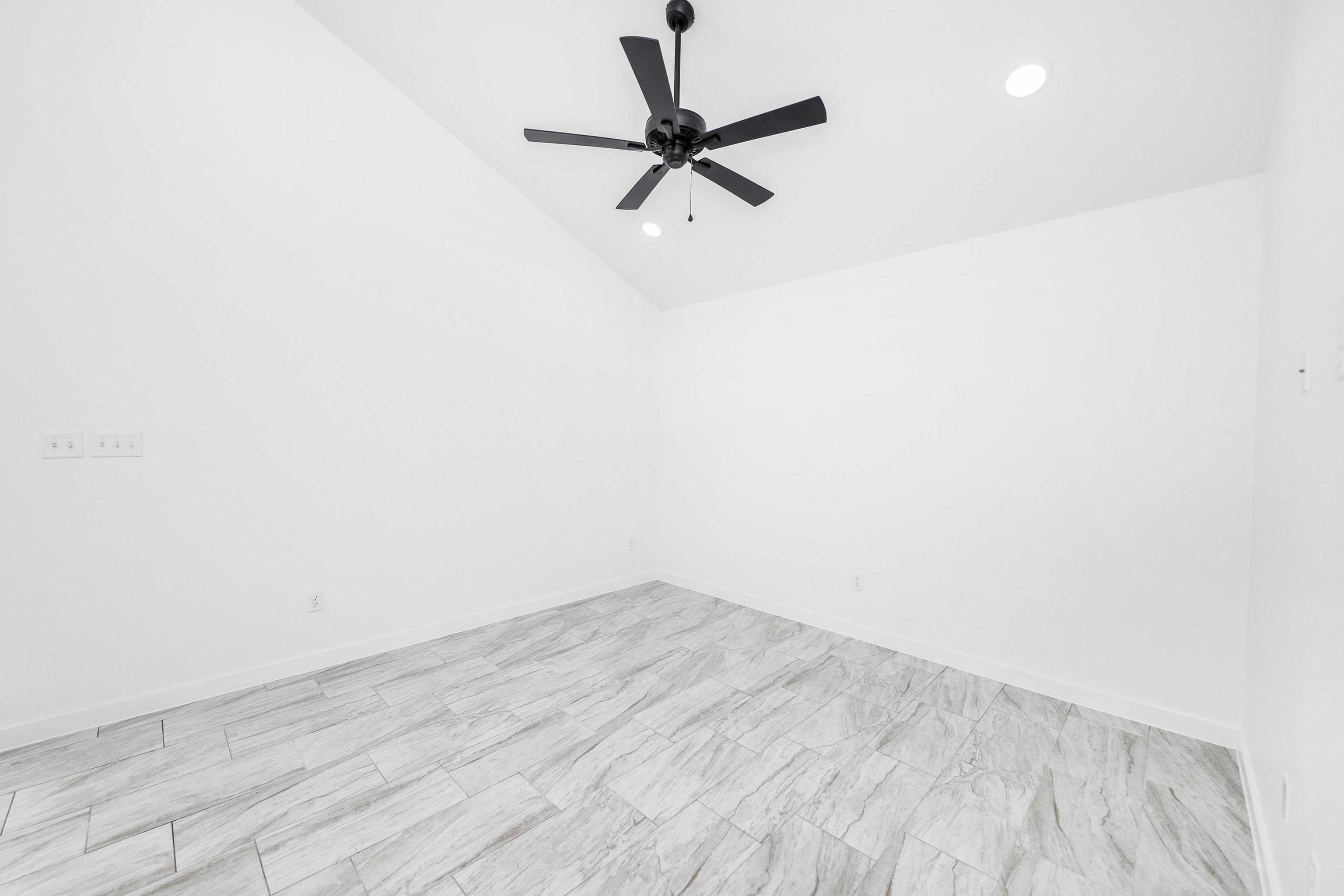 3911 Casa Blanca Lake Rd 7 Property Photo 5