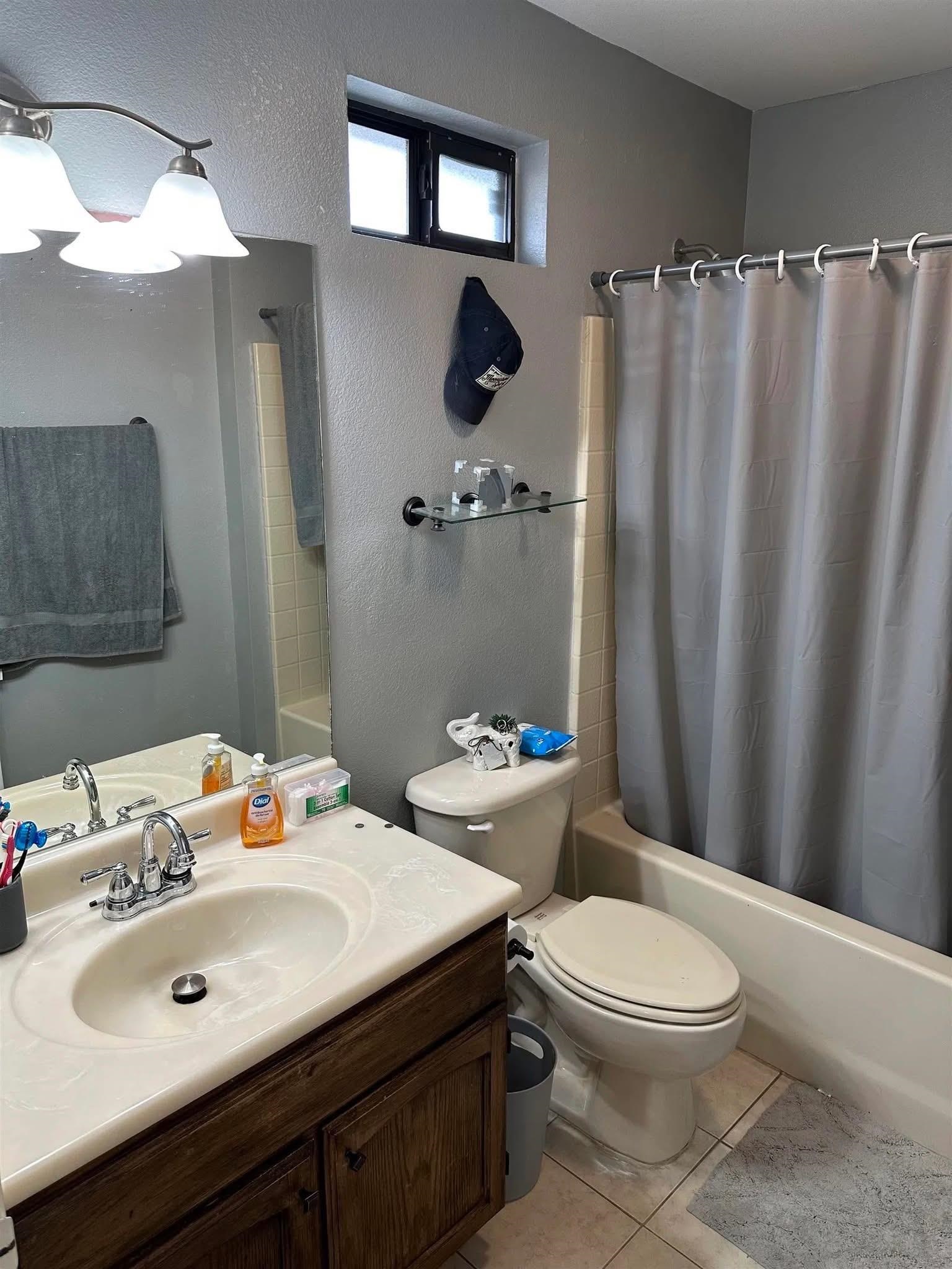 719 Oleander St Property Photo 8